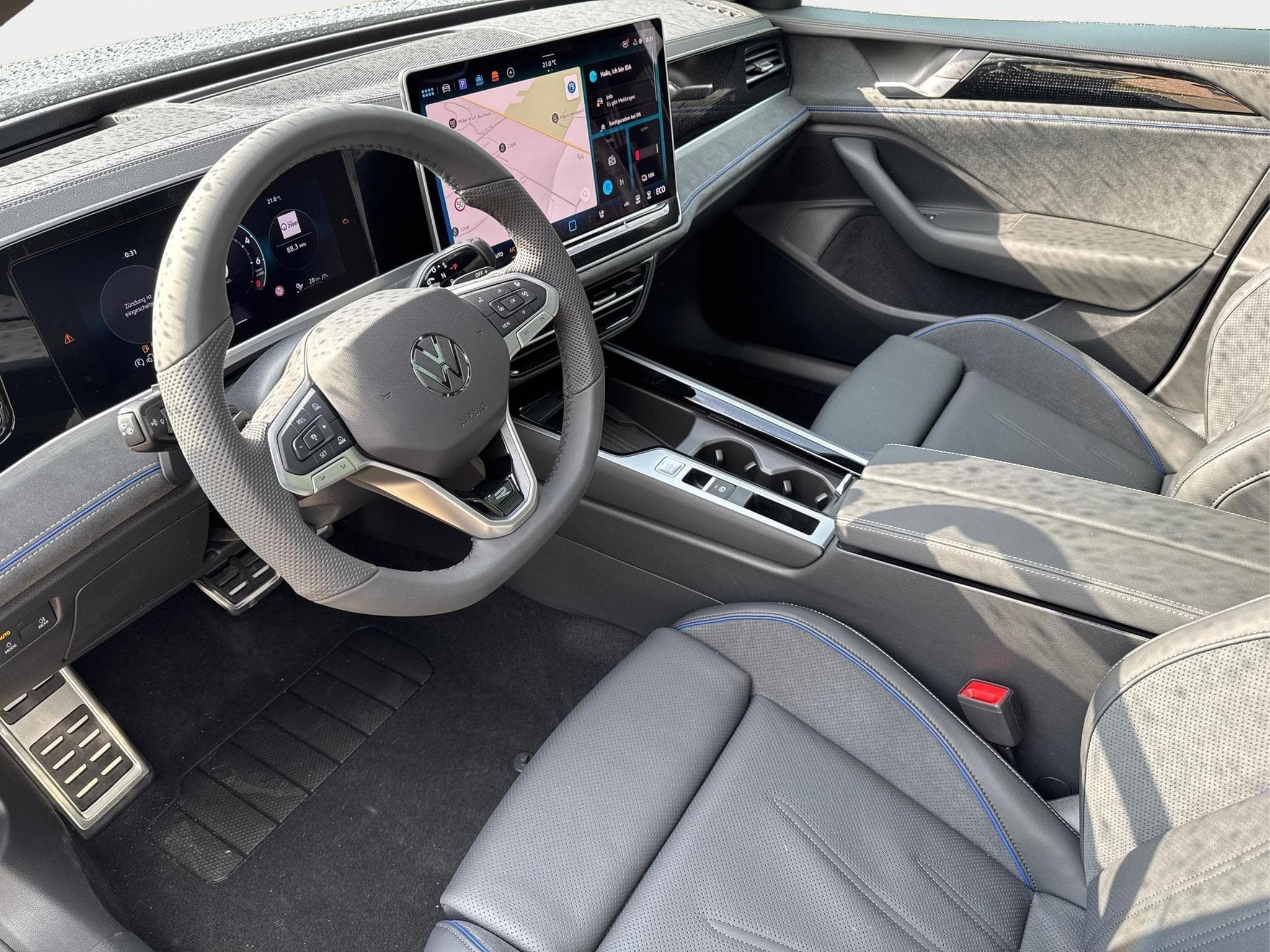 VW Passat Variant R-Line Edition Plus (2026) - Foto 8