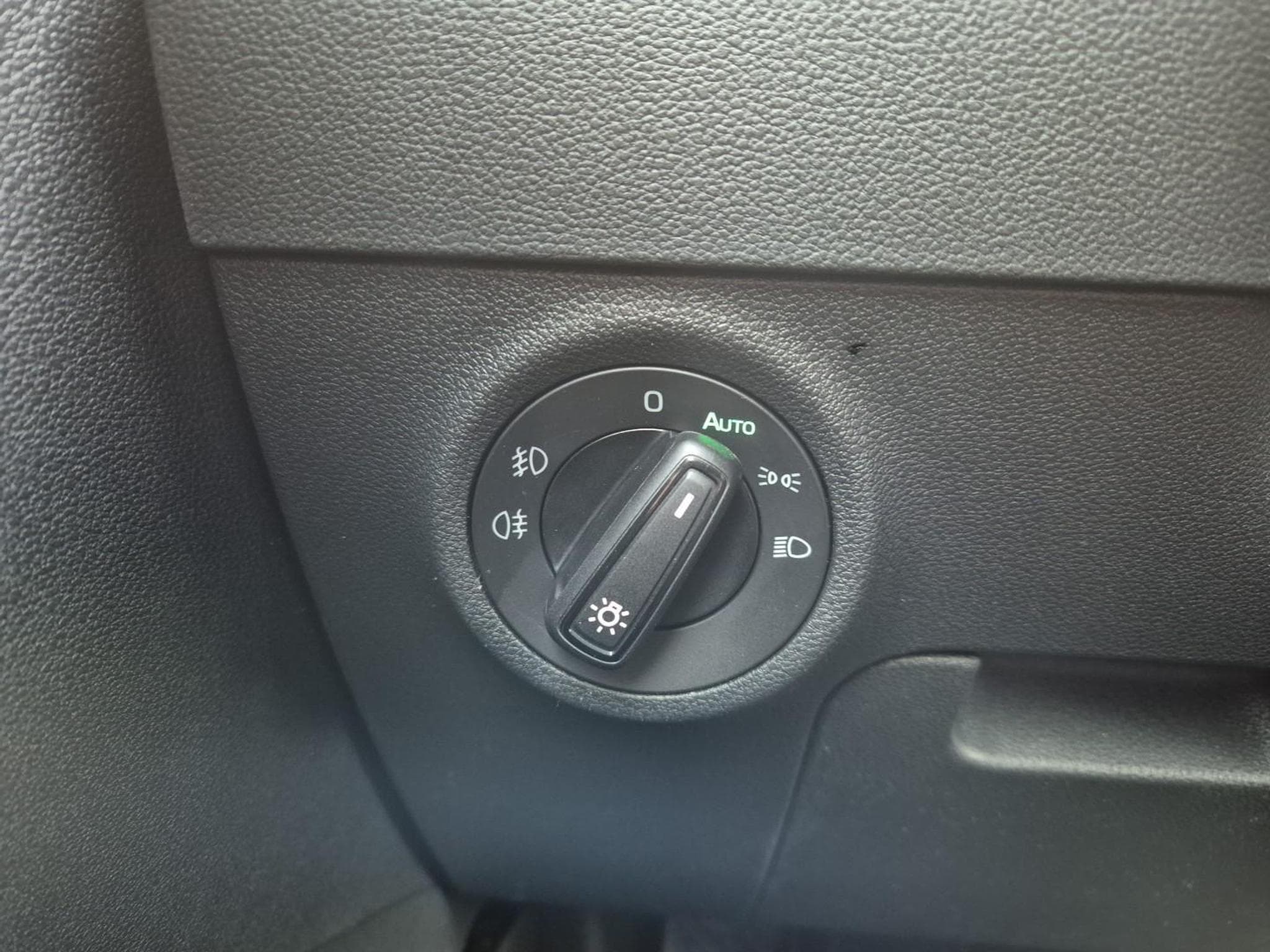 Skoda Karoq 1.5 TSI 150PS (2026) - Foto 14