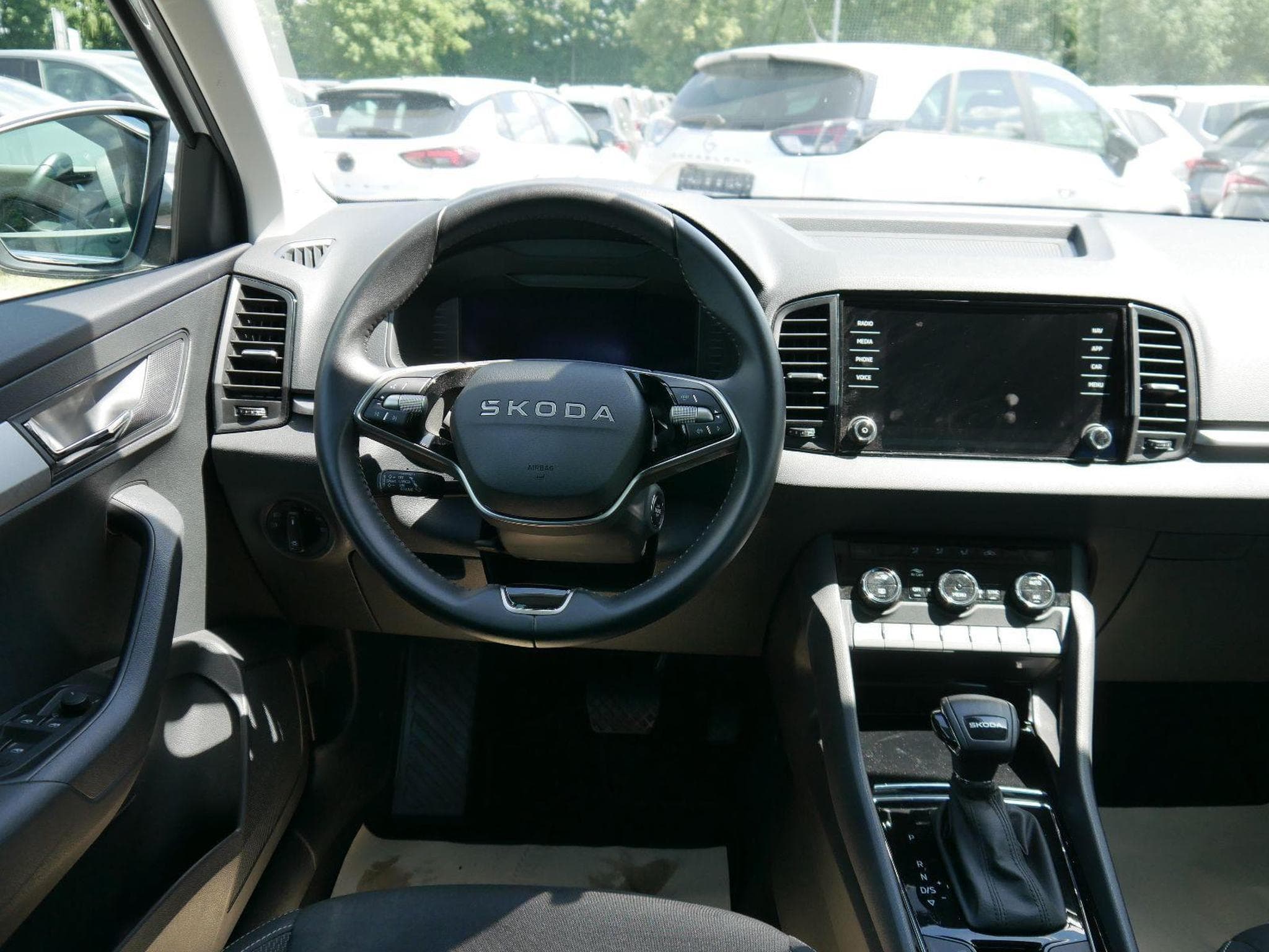 Skoda Karoq Selection 1.5 TSI (2025) - Foto 14