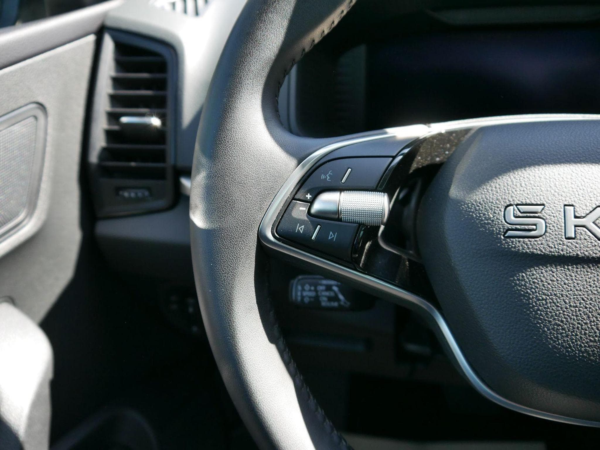 Skoda Karoq Selection 1.5 TSI (2025) - Foto 3