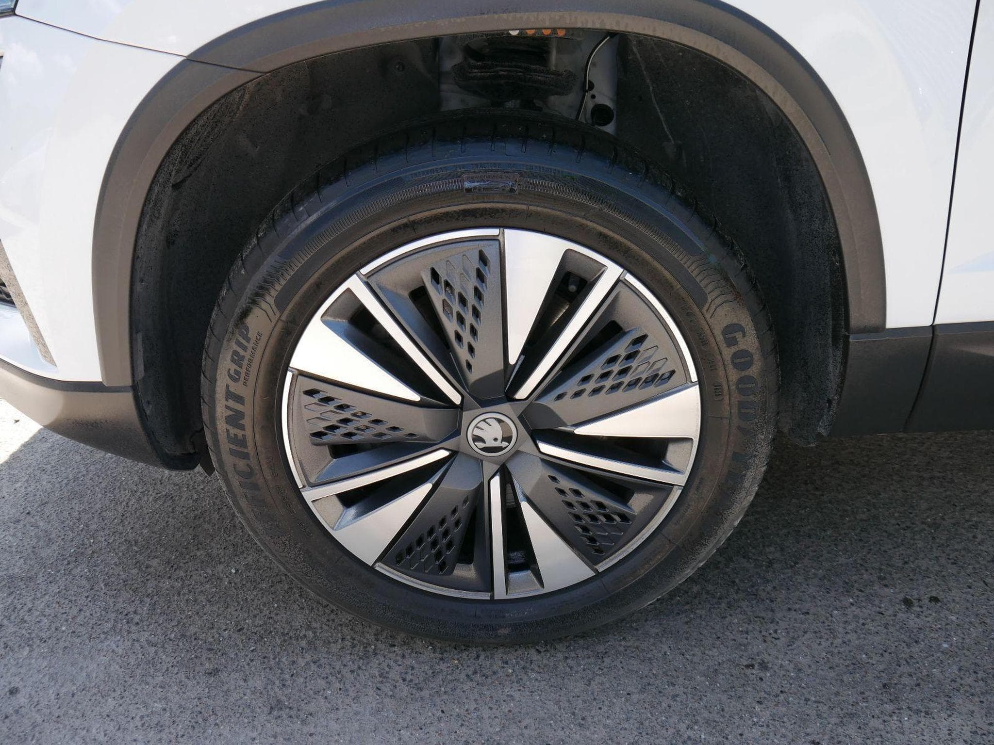 Skoda Karoq Selection 1.5 TSI (2025) - Foto 6