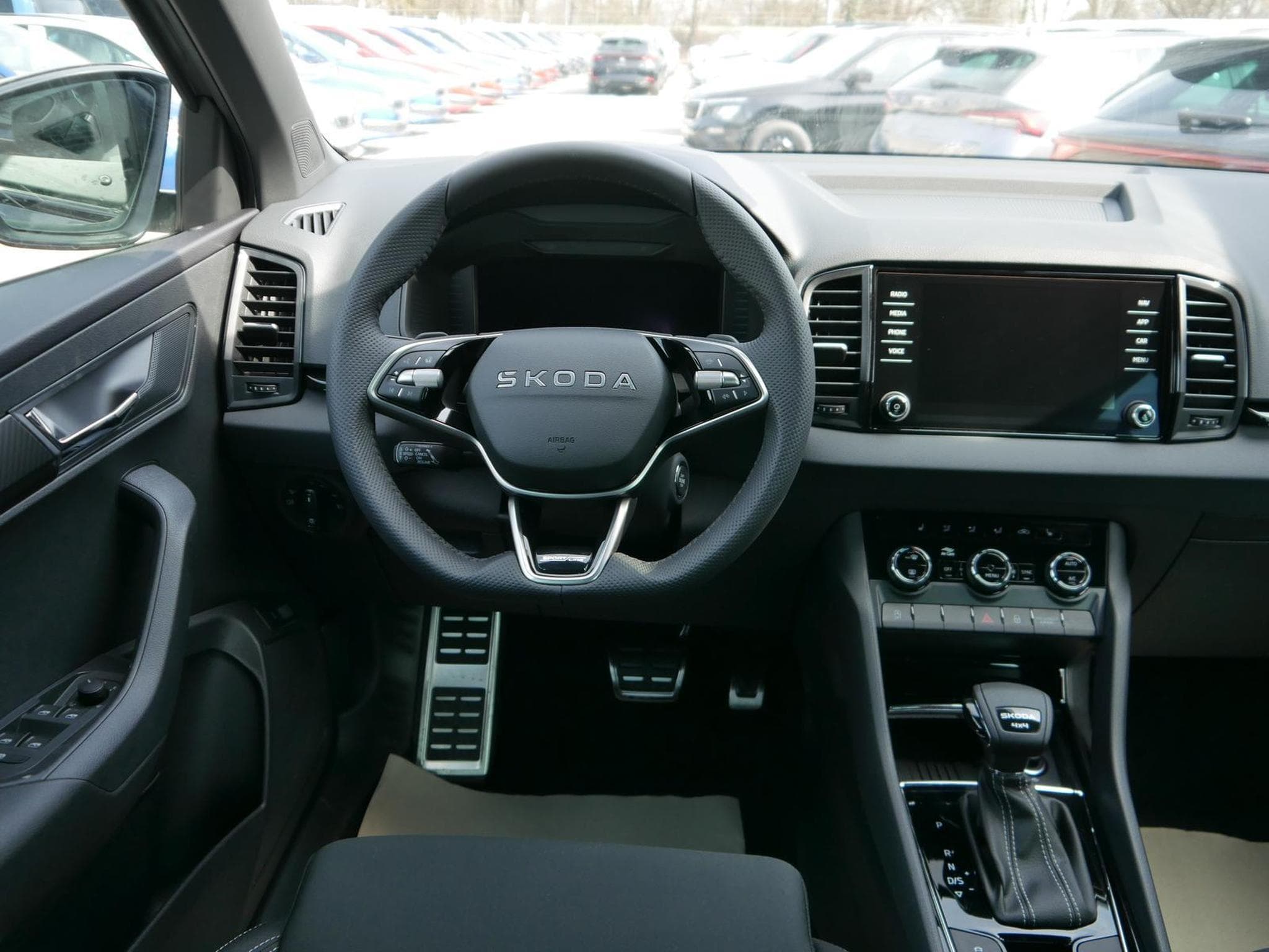 Skoda Karoq Sportline 2.0 TSI 4x4 DSG (2026) - Foto 11