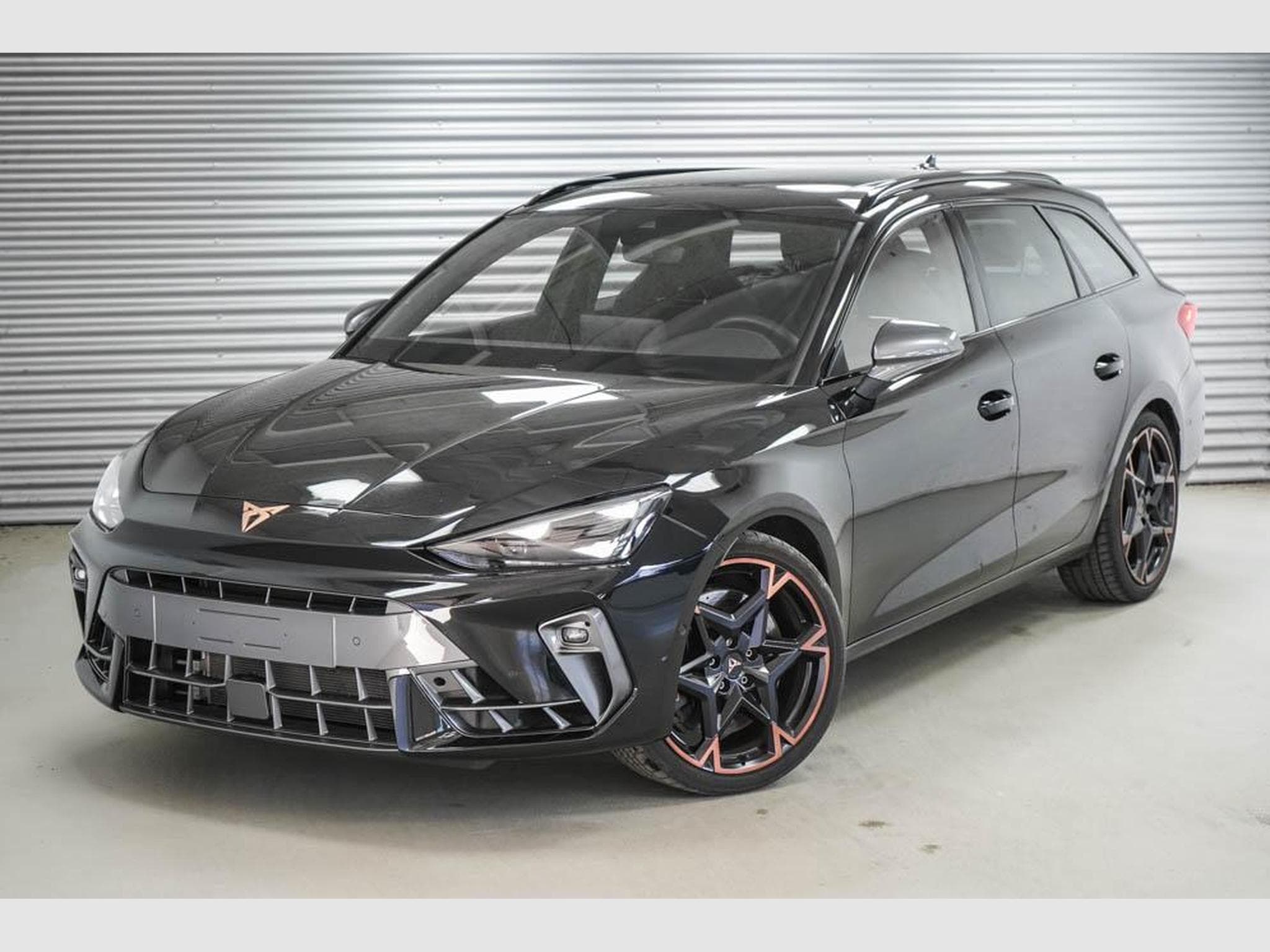 Cupra Leon ST 2,0 TSI (2025) - Foto 1
