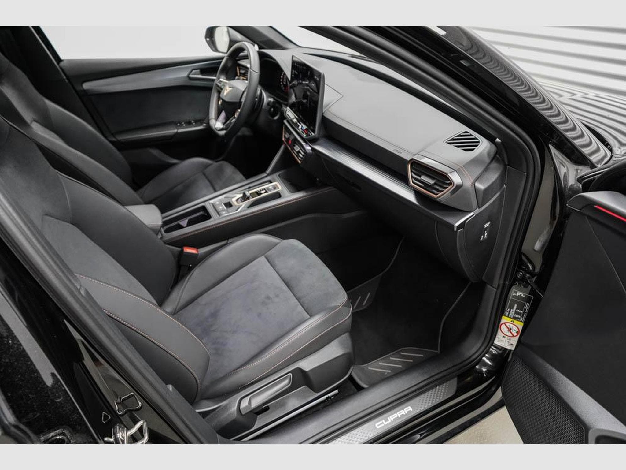 Cupra Leon ST 2,0 TSI (2025) - Foto 21