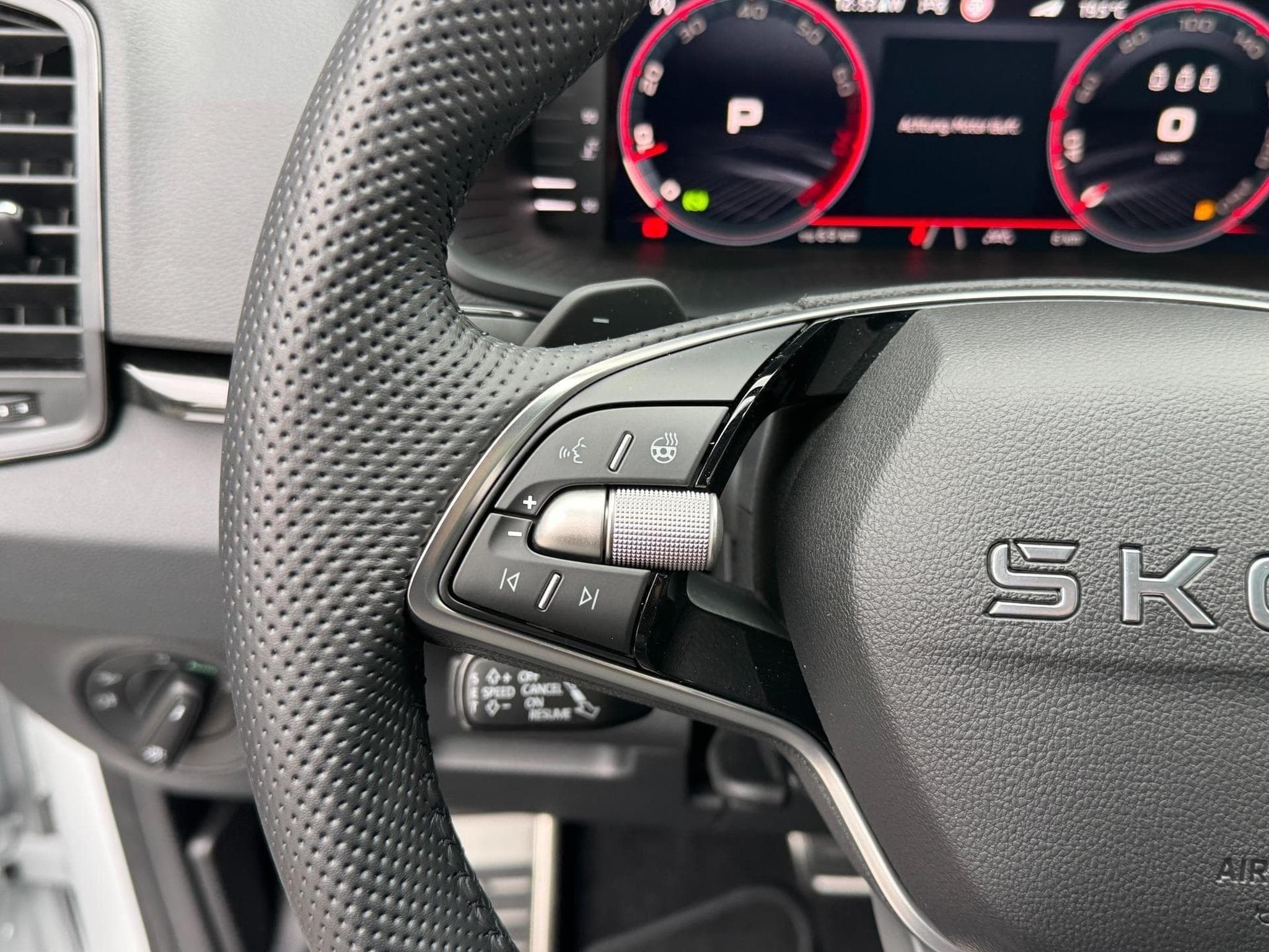 Skoda Karoq Sportline (2026) - Foto 12