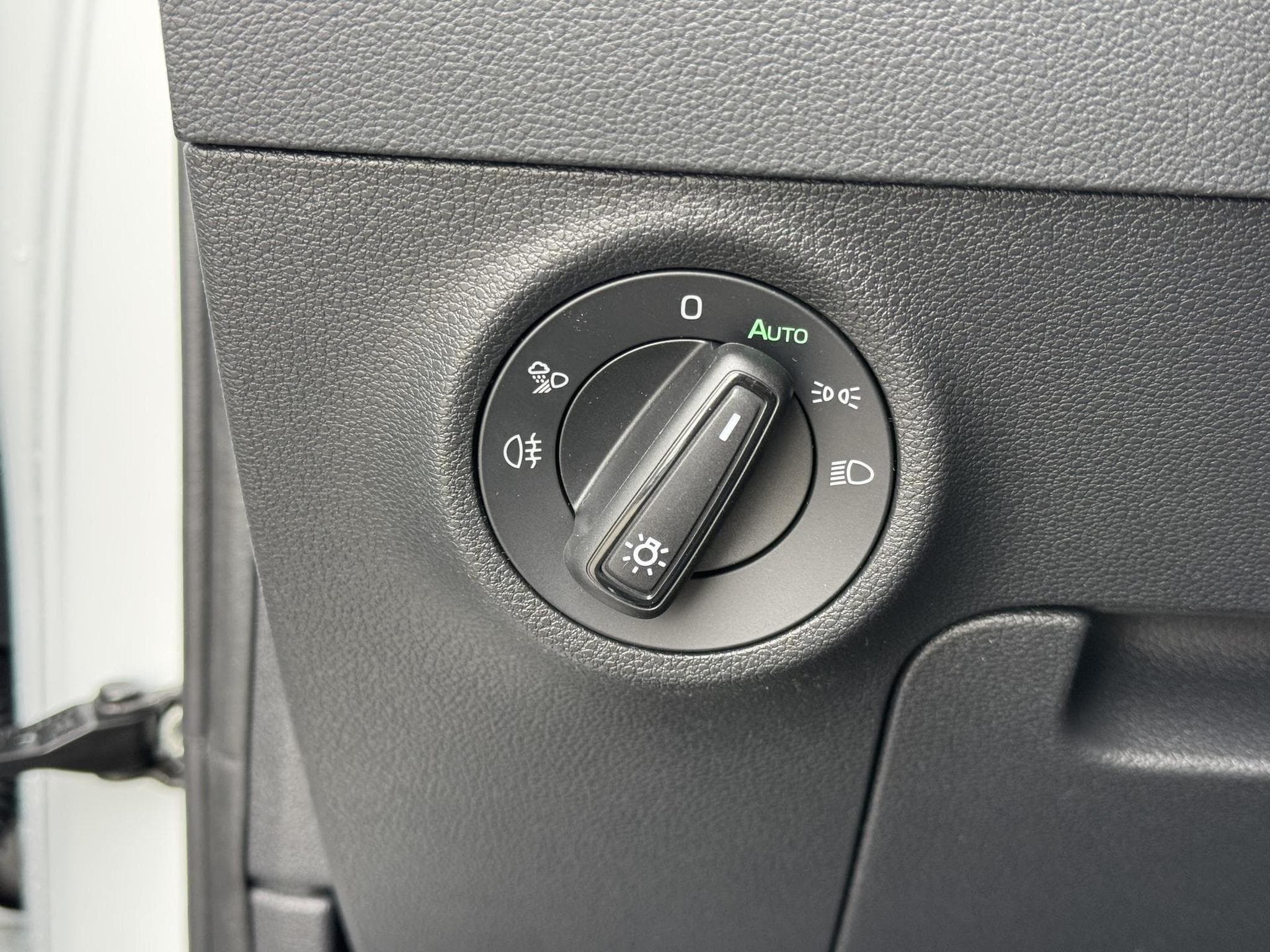 Skoda Karoq Sportline (2026) - Foto 24