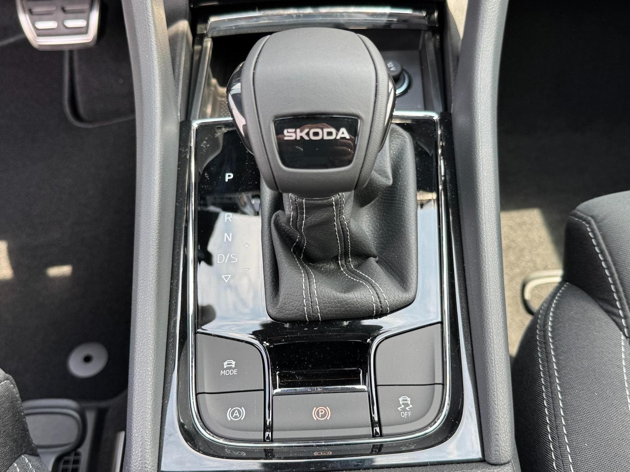 Skoda Karoq Sportline (2026) - Foto 15