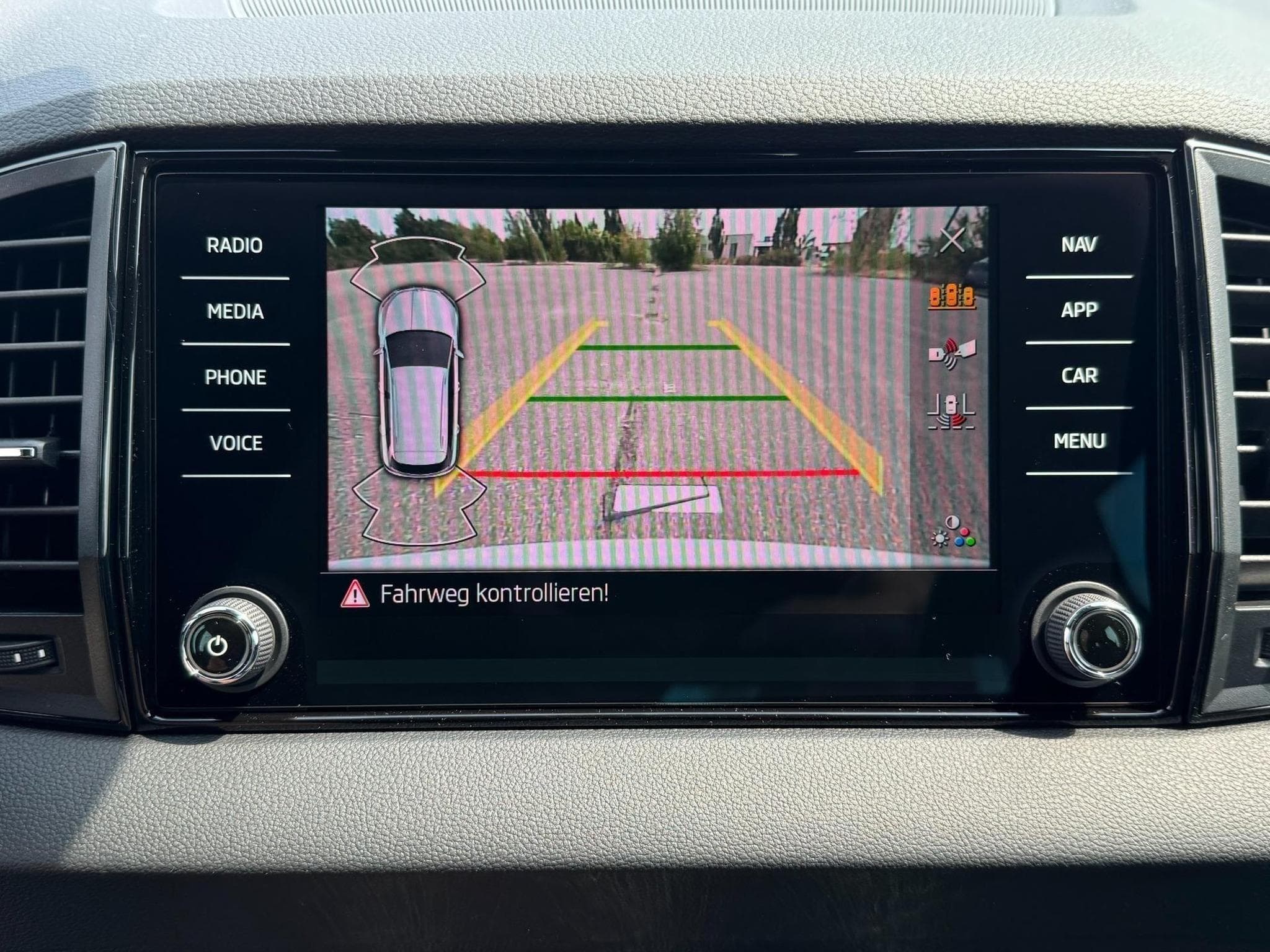 Skoda Karoq Sportline (2026) - Foto 19