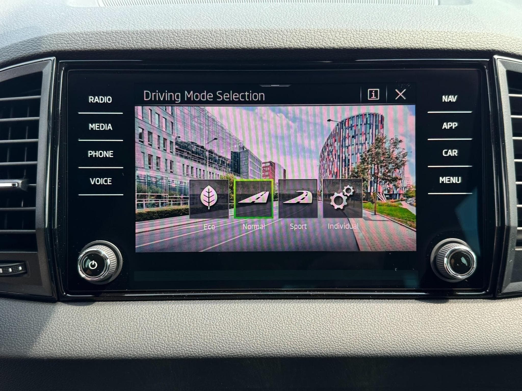 Skoda Karoq Sportline (2026) - Foto 21