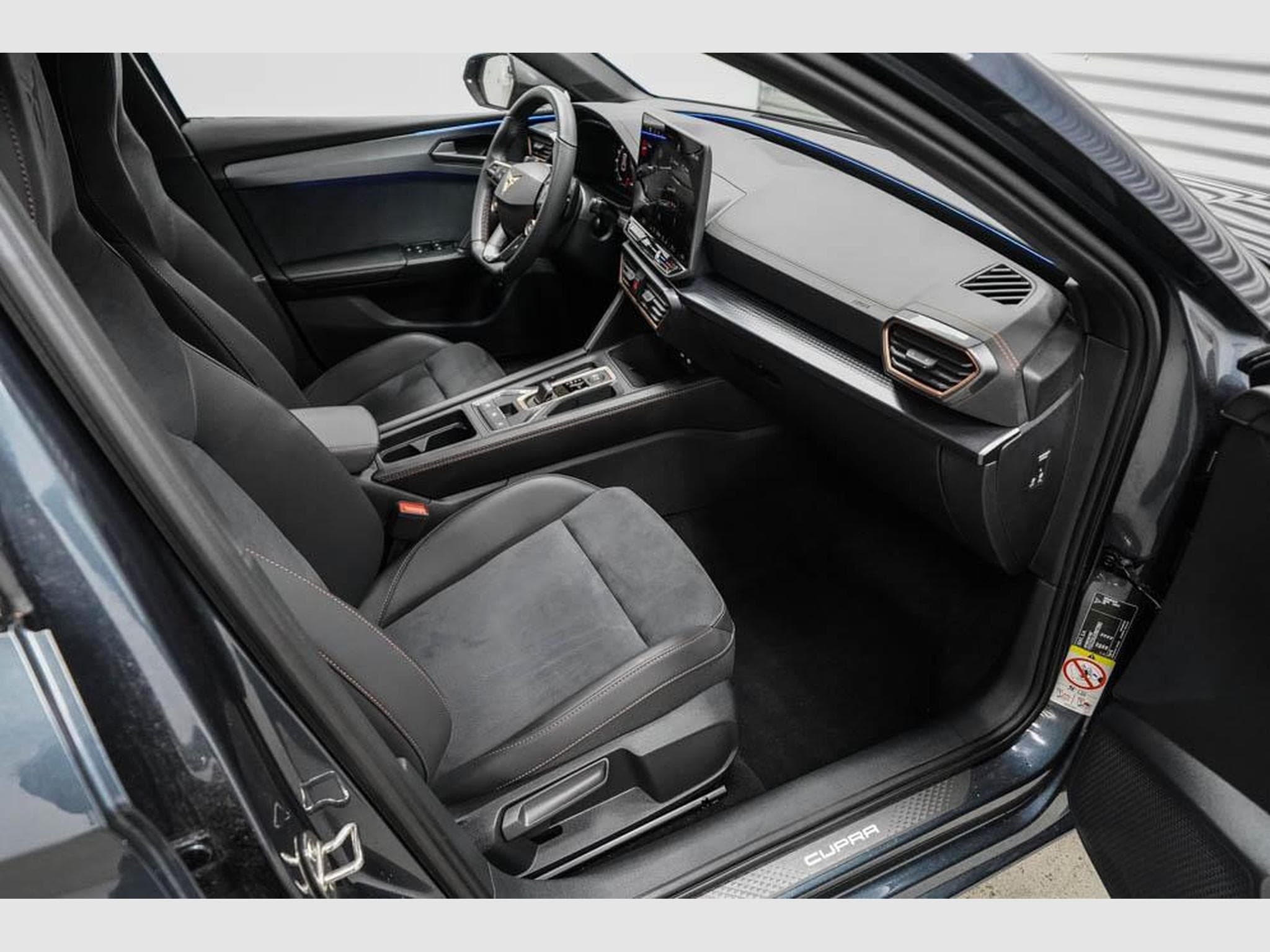 Cupra Leon ST 2,0 TSI (2025) - Foto 20