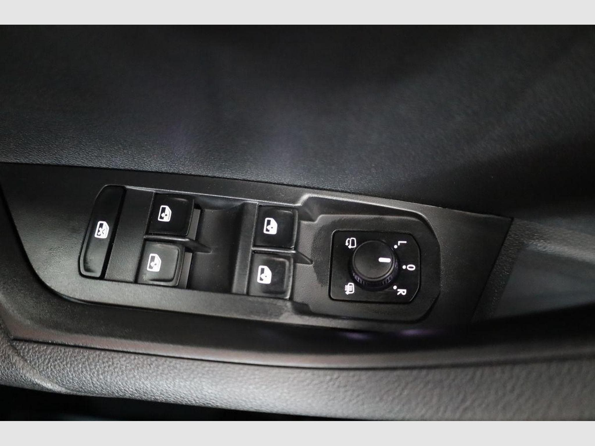 Skoda Karoq Sportline 4x4 (2026) - Foto 7
