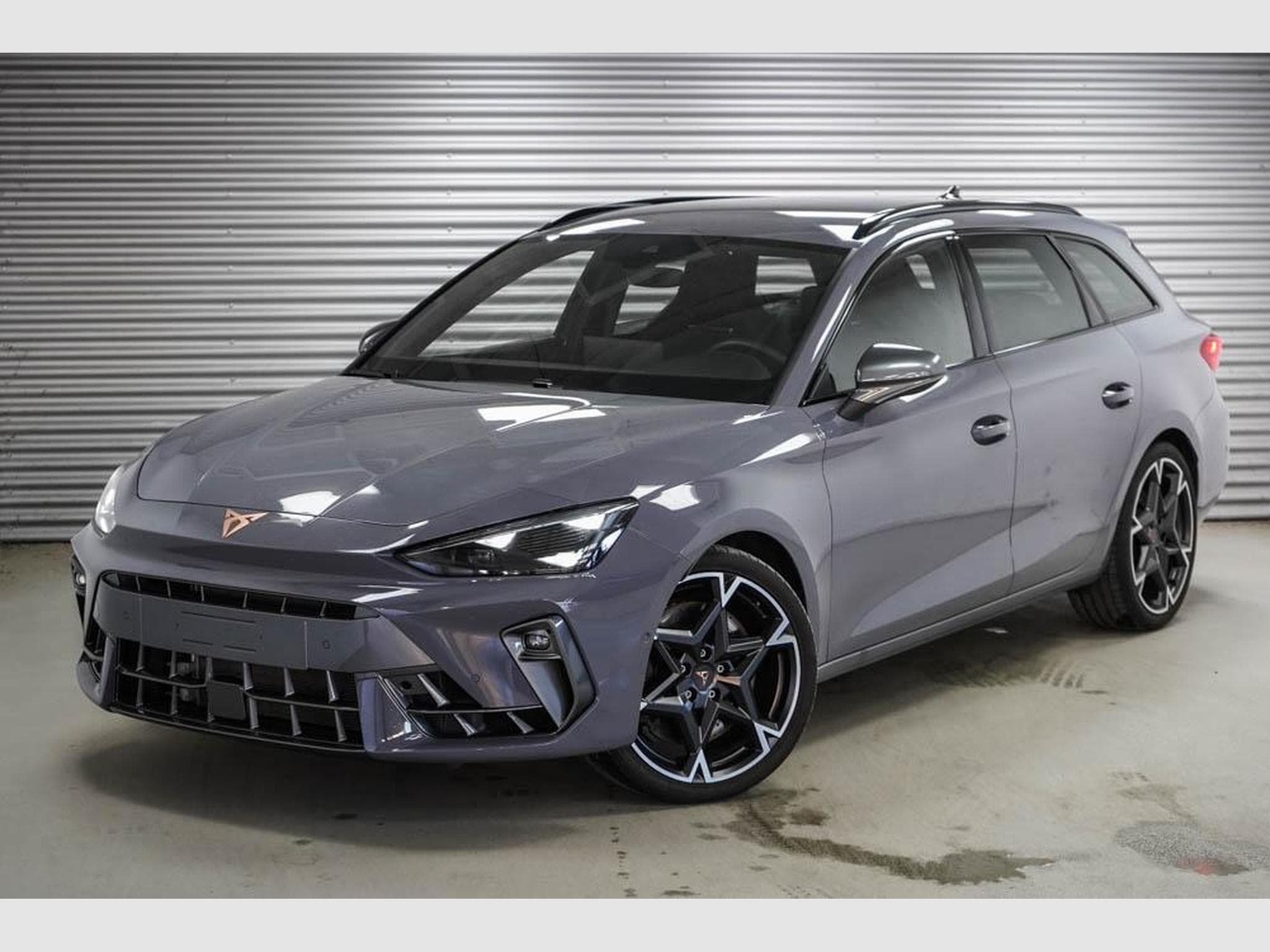 Cupra Leon ST 2,0 TSI (2025) - Foto 1