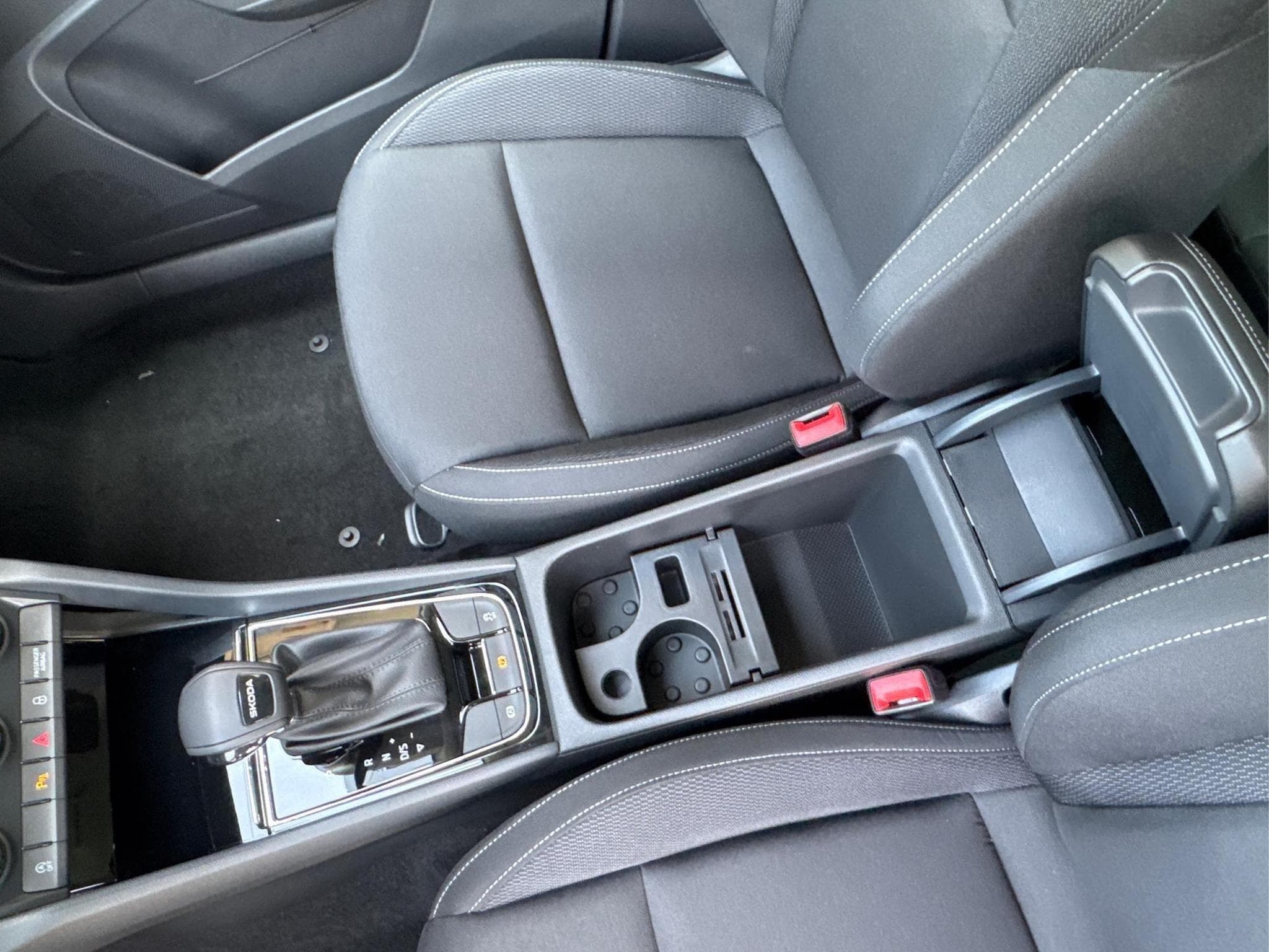 Skoda Karoq Selection (2026) - Foto 18