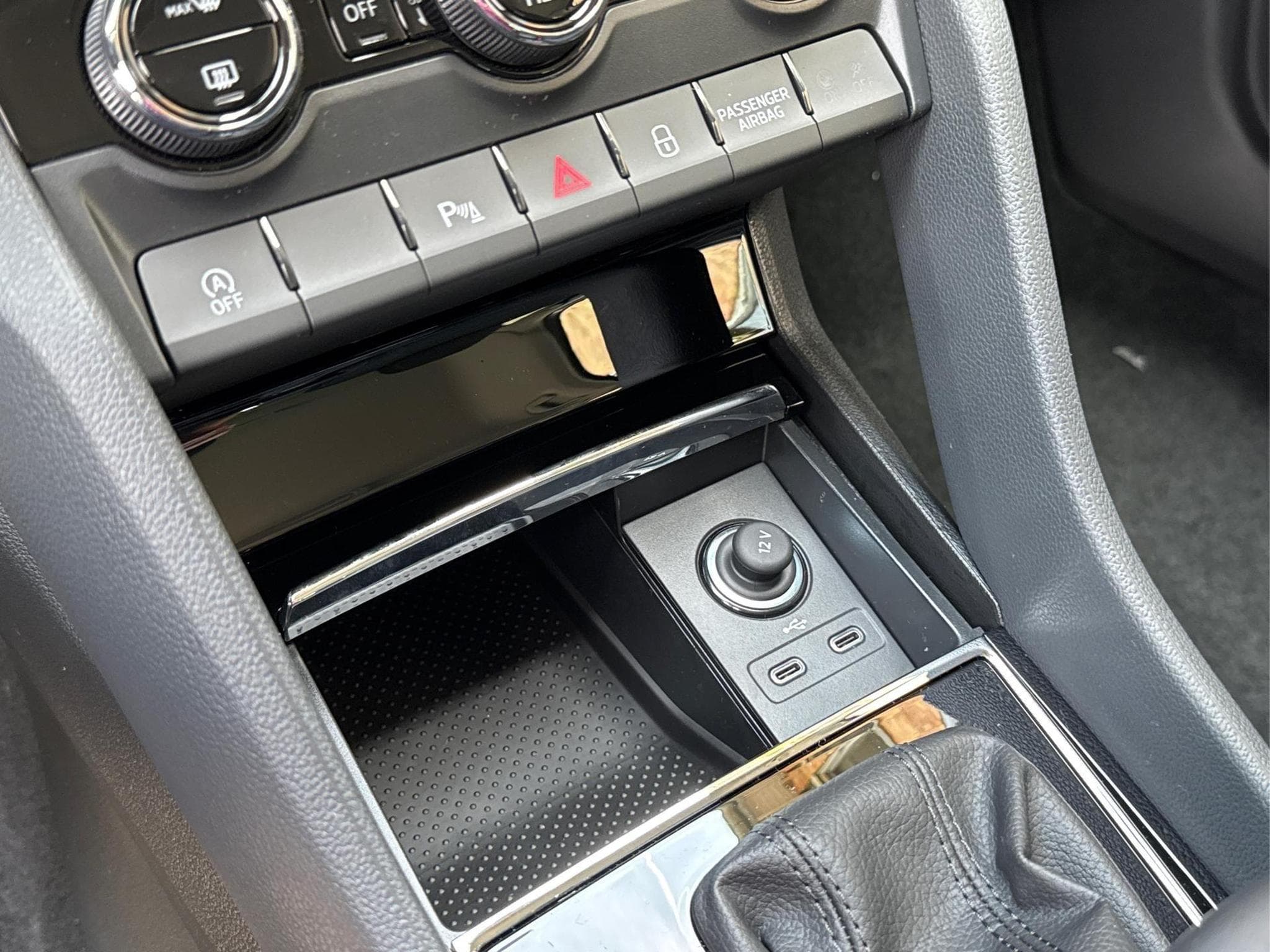 Skoda Karoq Selection (2026) - Foto 24