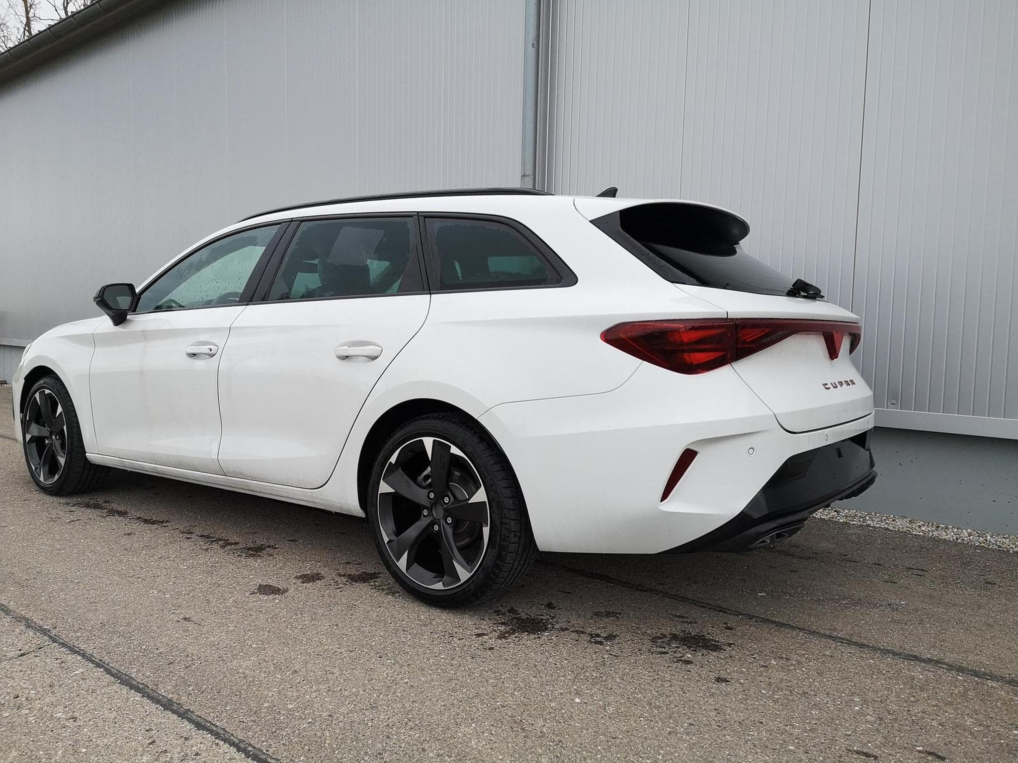 Cupra Leon 1.5 eTSI 110 kW (2026) - Foto 2