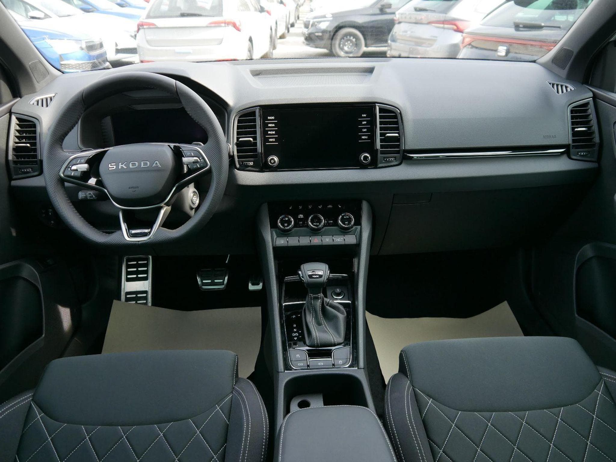 Skoda Karoq Sportline 2.0 TSI 4x4 DSG (2026) - Foto 9