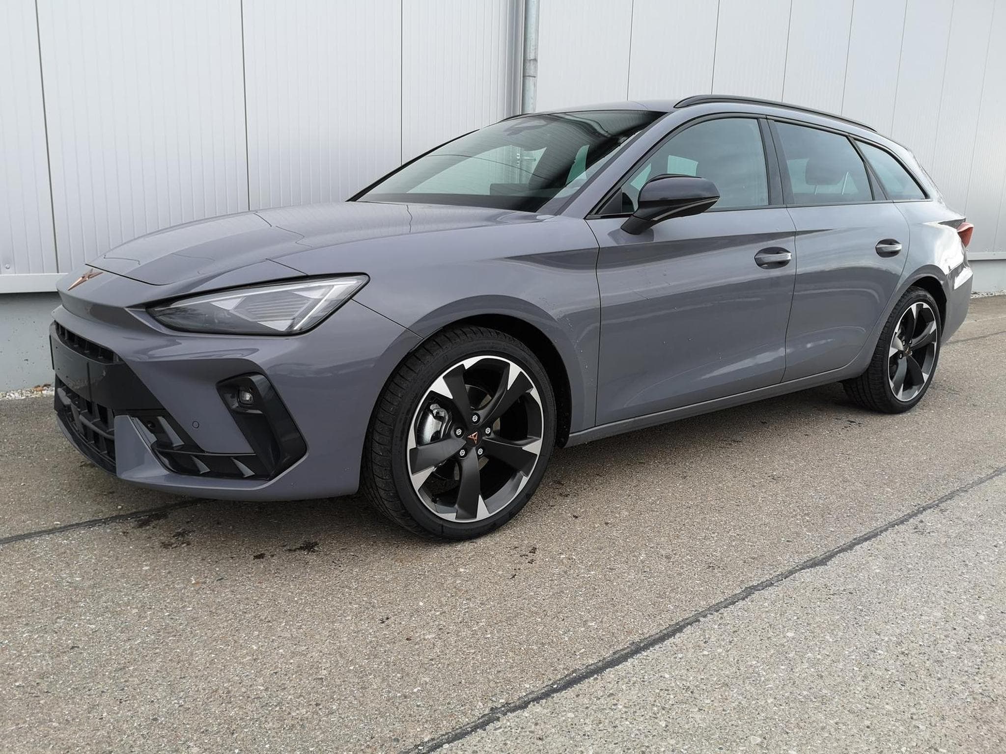 Cupra Leon 1.5 eTSI 110 kW (2026) - Foto 1