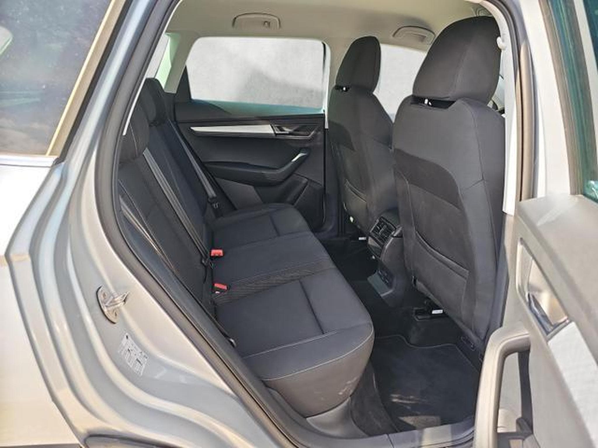 Skoda Karoq Selection (2025) - Foto 13