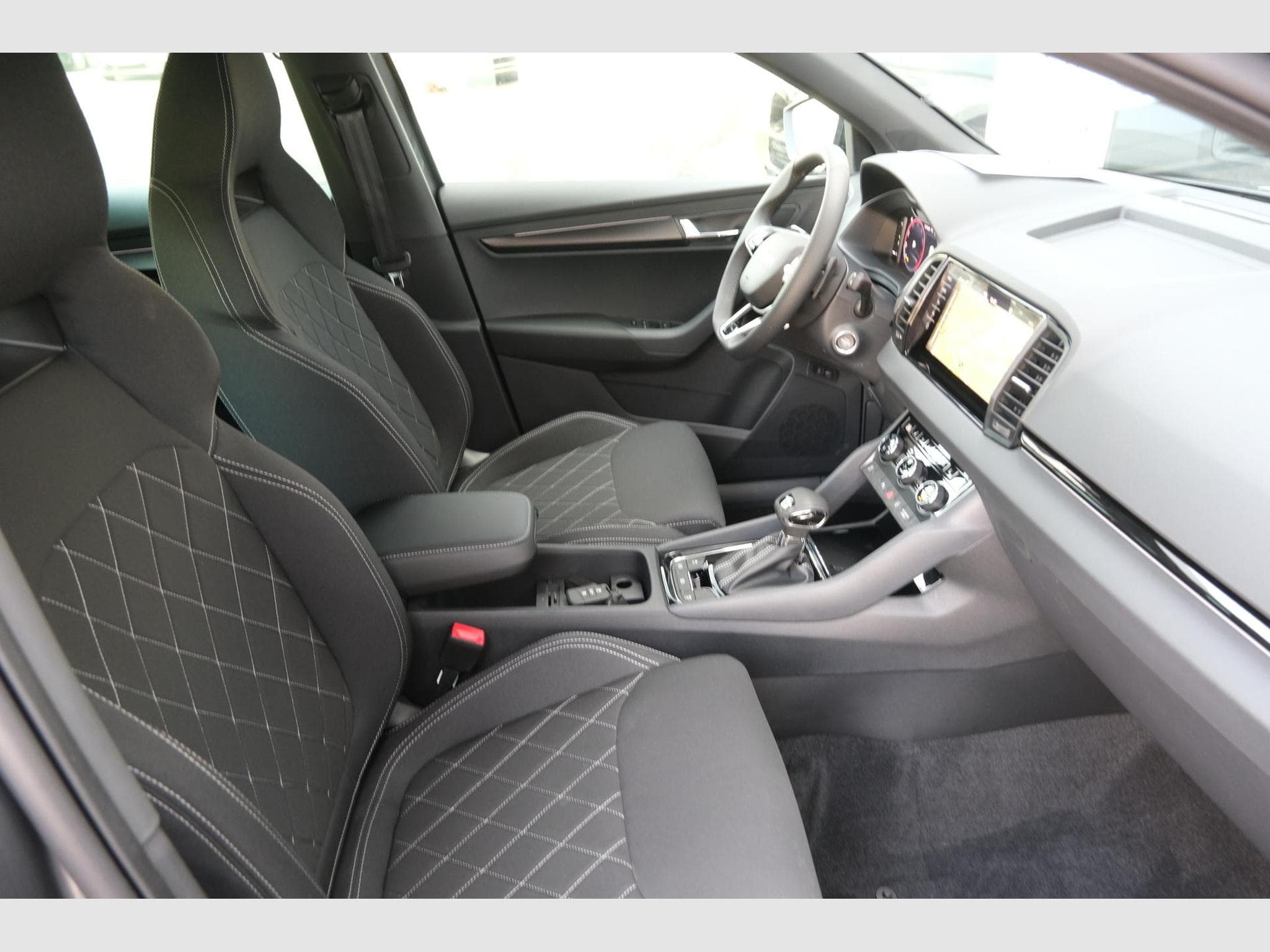 Skoda Karoq 1.5 TSI DSG (2026) - Foto 22