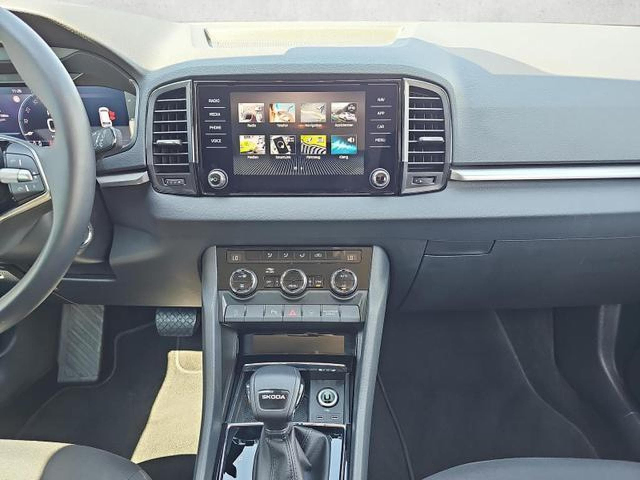 Skoda Karoq Selection (2025) - Foto 12