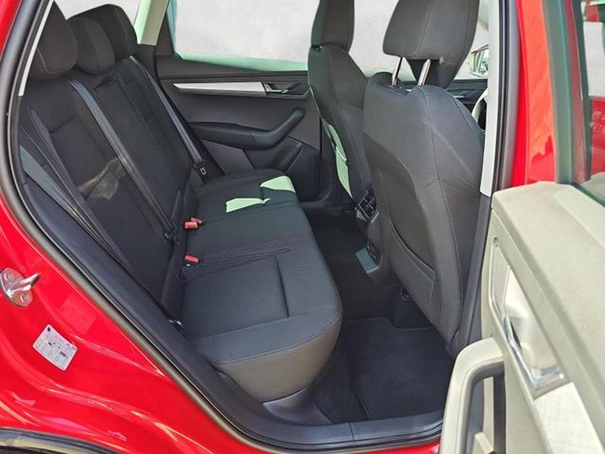 Skoda Karoq Selection (2025) - Foto 13