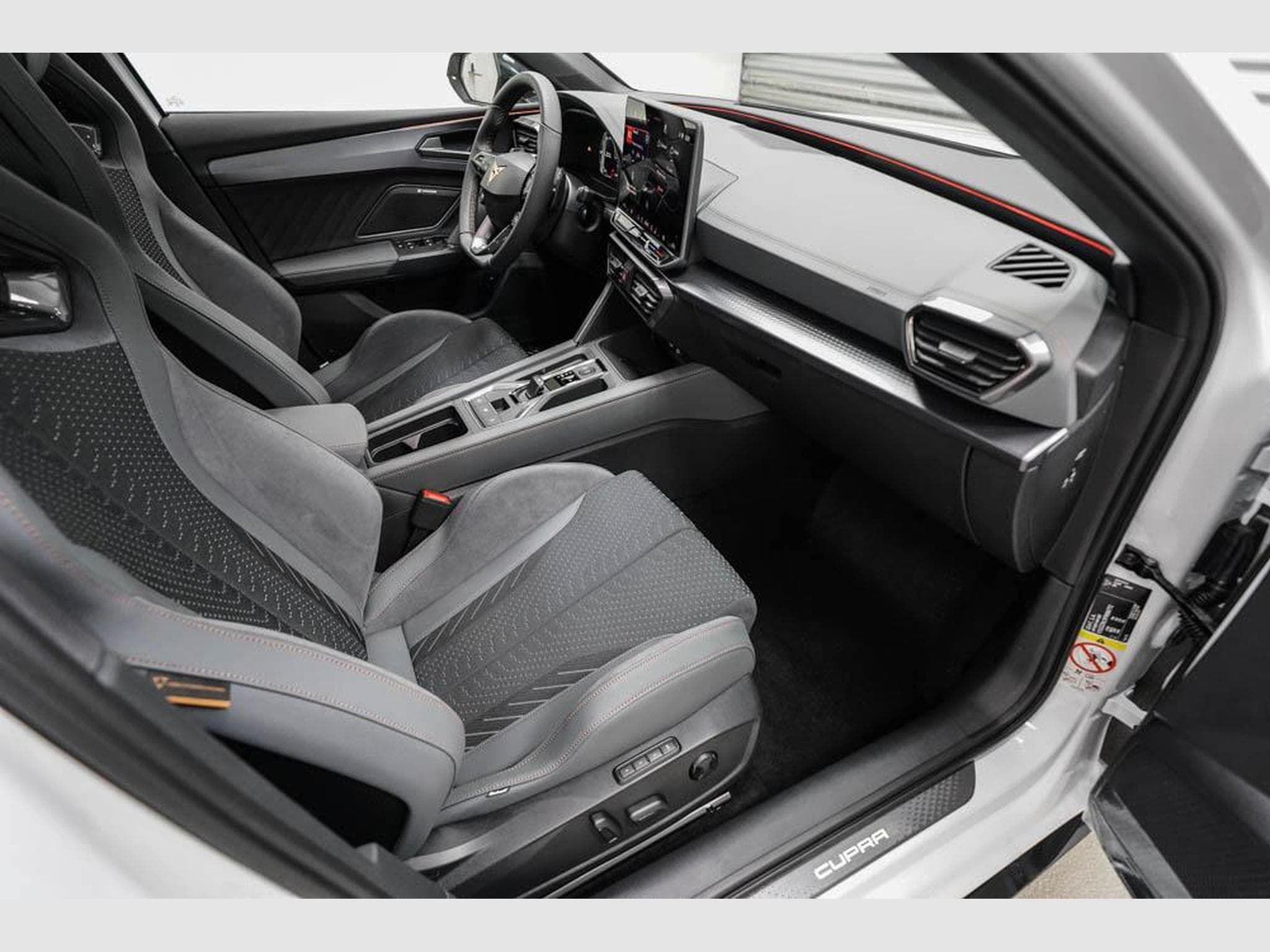 Cupra Leon ST 2,0 TSI (2026) - Foto 21