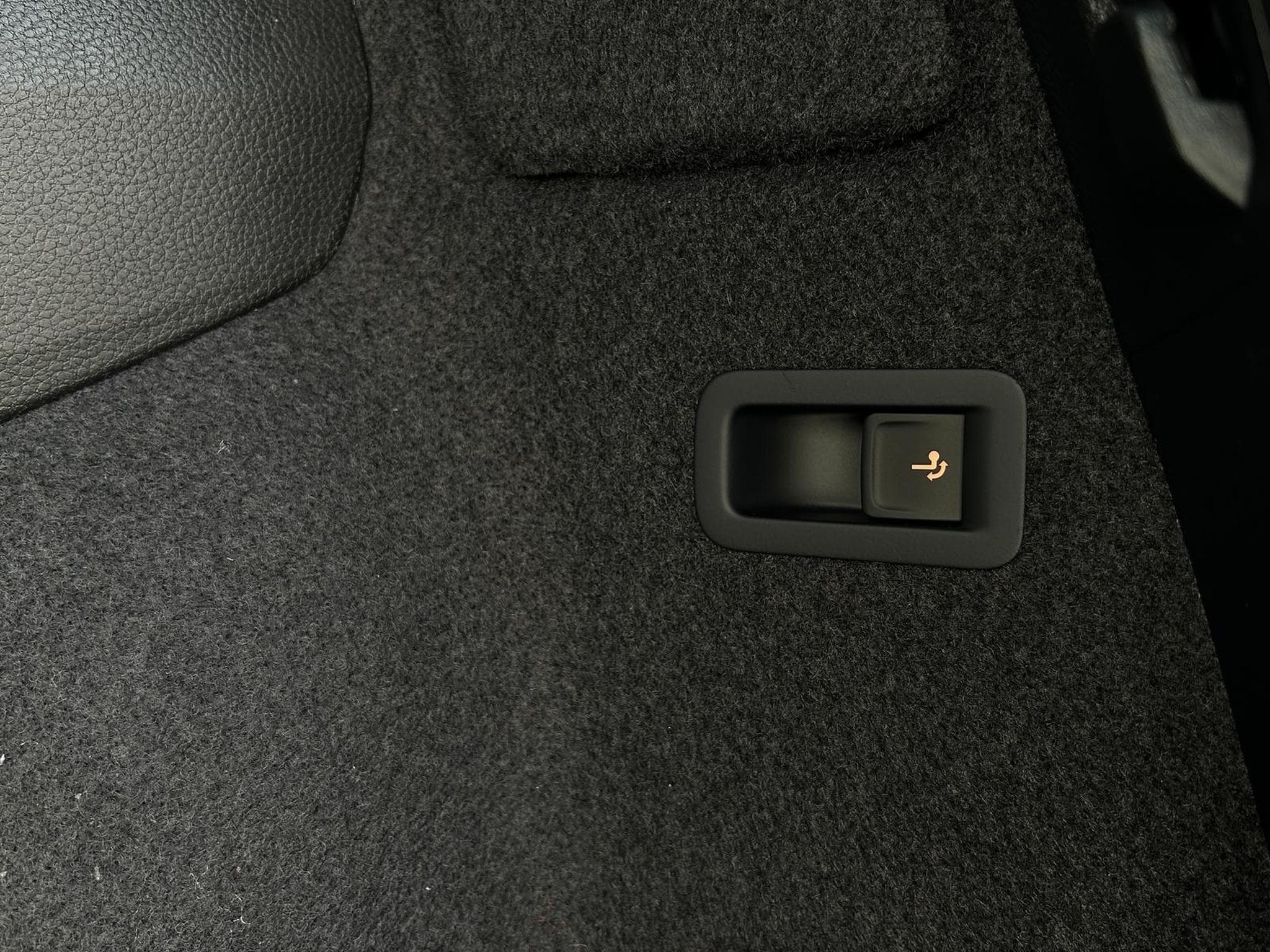 Skoda Karoq Sportline (2026) - Foto 17