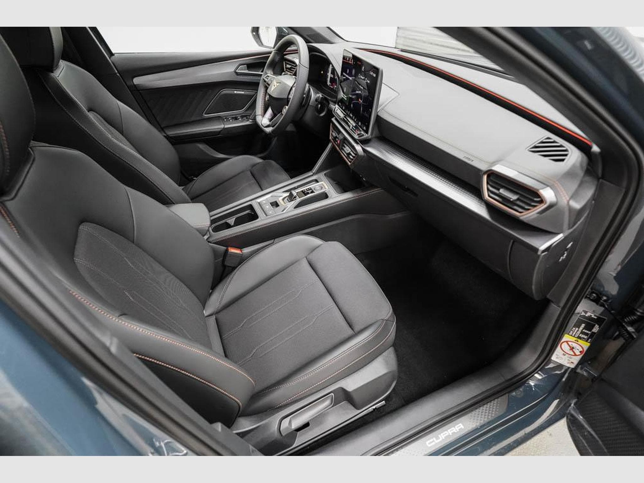 Cupra Leon ST 1,5 eTSI (2026) - Foto 21