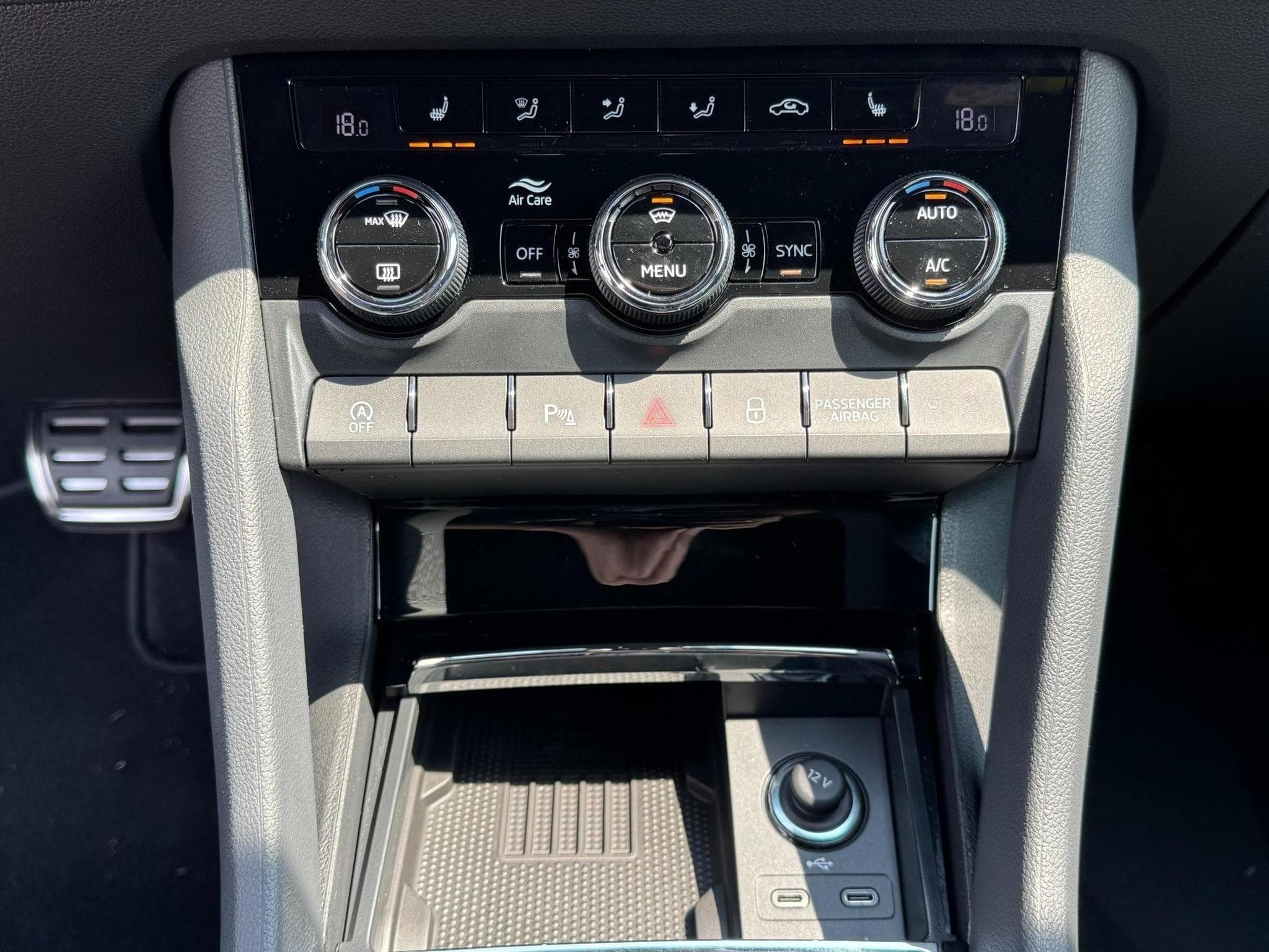Skoda Karoq Sportline (2026) - Foto 16