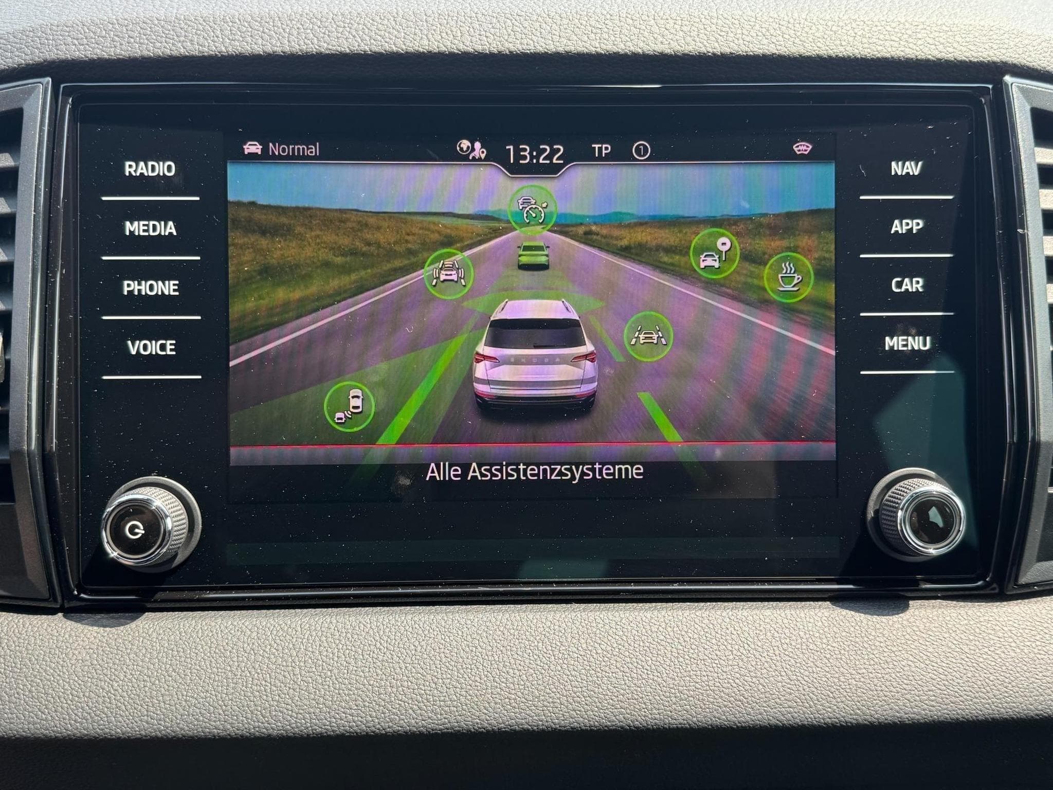 Skoda Karoq Sportline (2026) - Foto 17