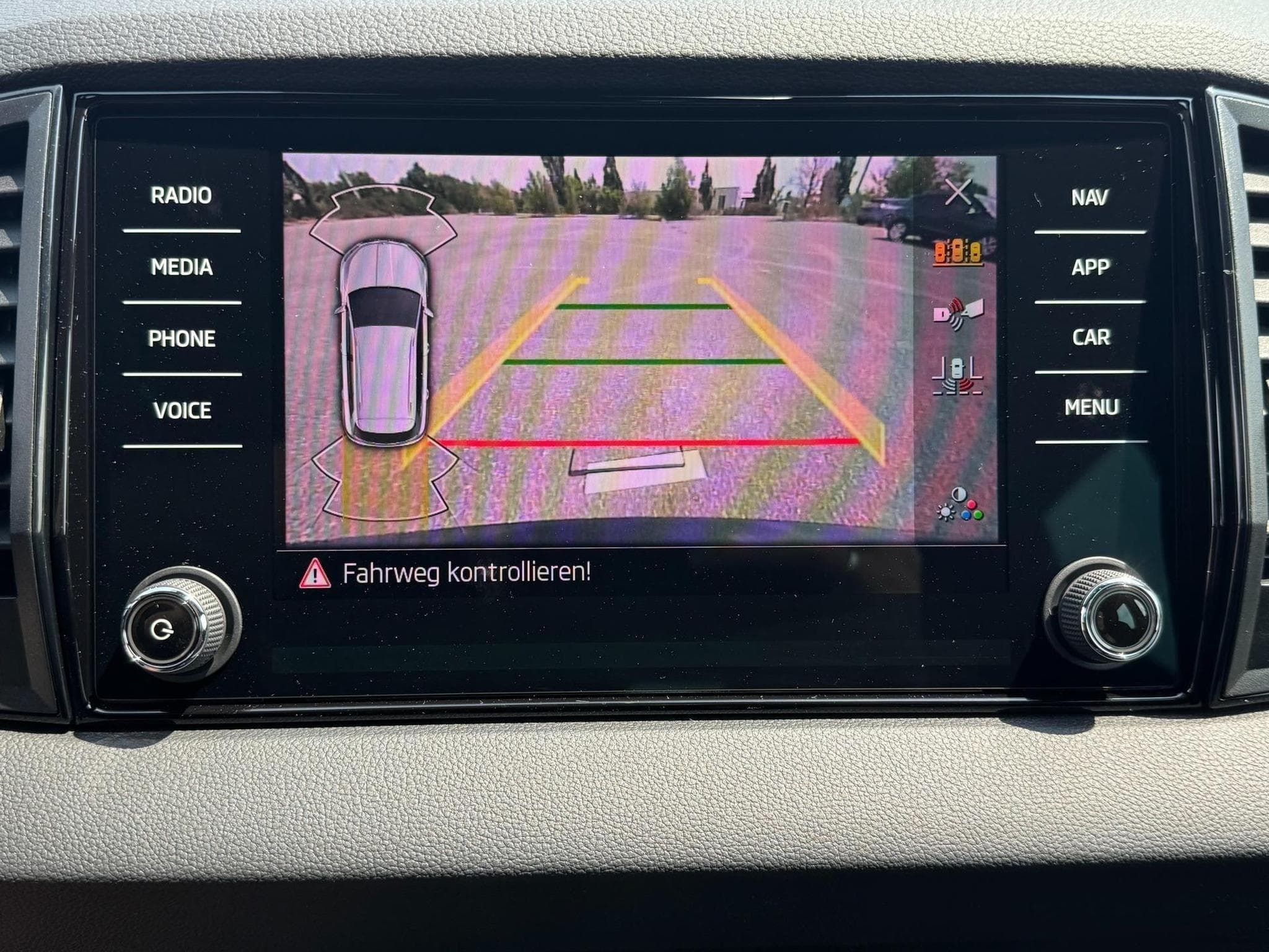 Skoda Karoq Sportline (2026) - Foto 18