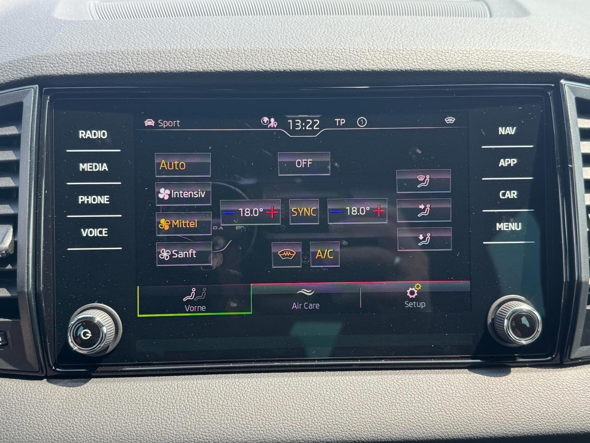 Skoda Karoq Sportline (2026) - Foto 20