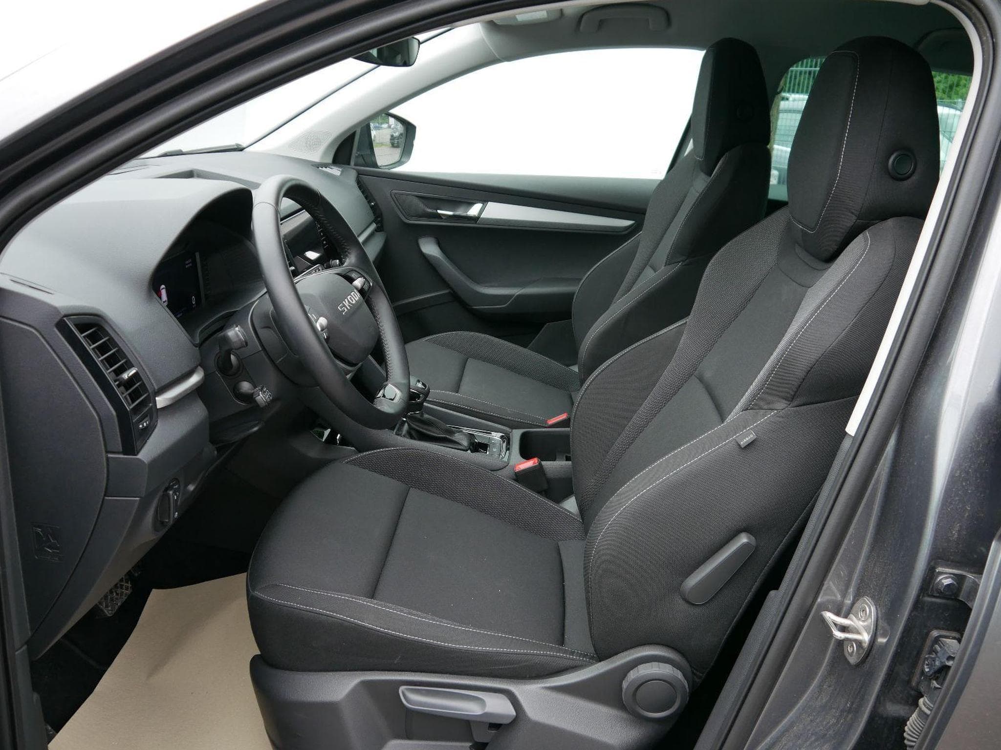 Skoda Karoq Selection (2025) - Foto 8