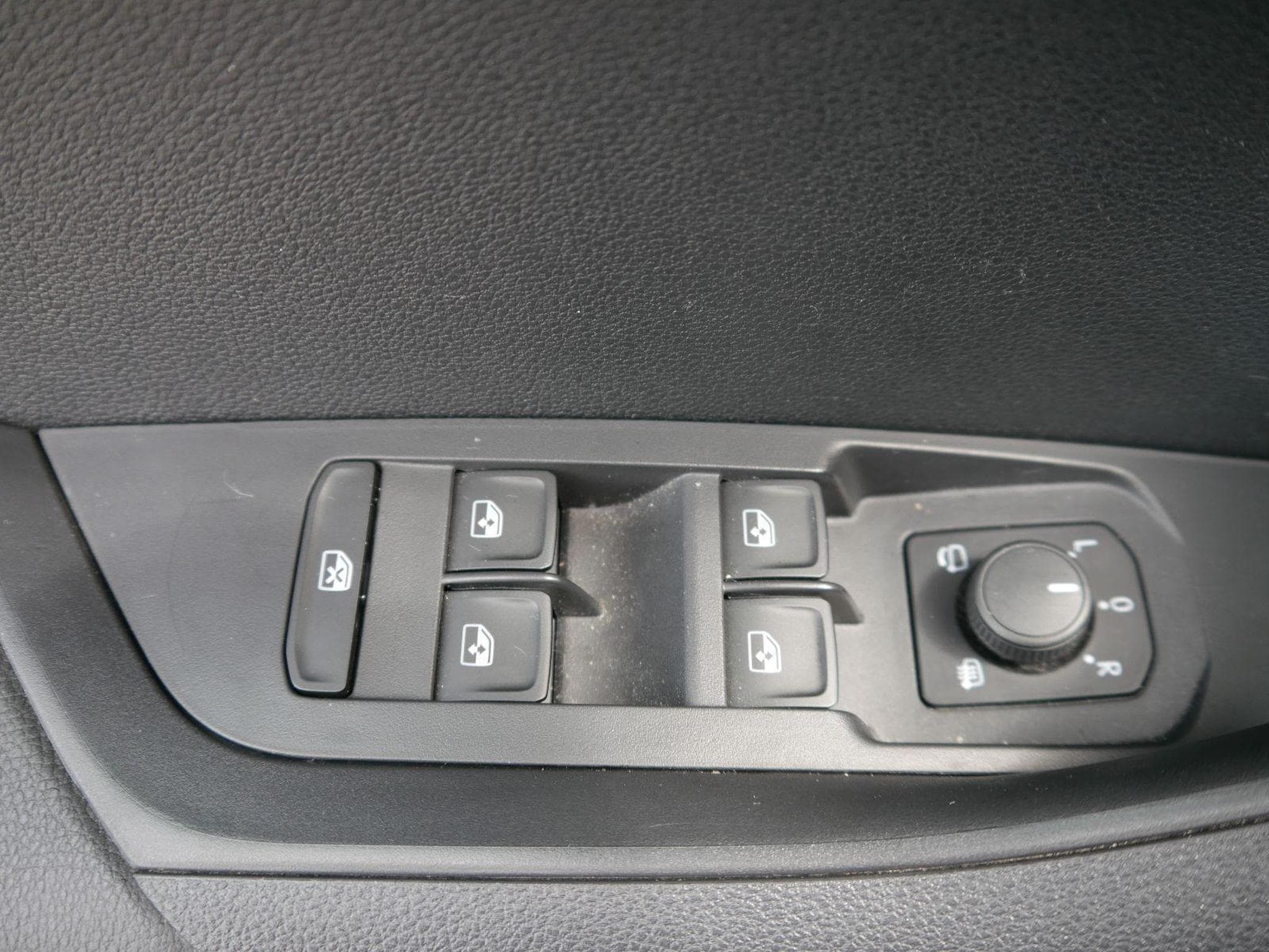 Skoda Karoq Selection (2025) - Foto 9