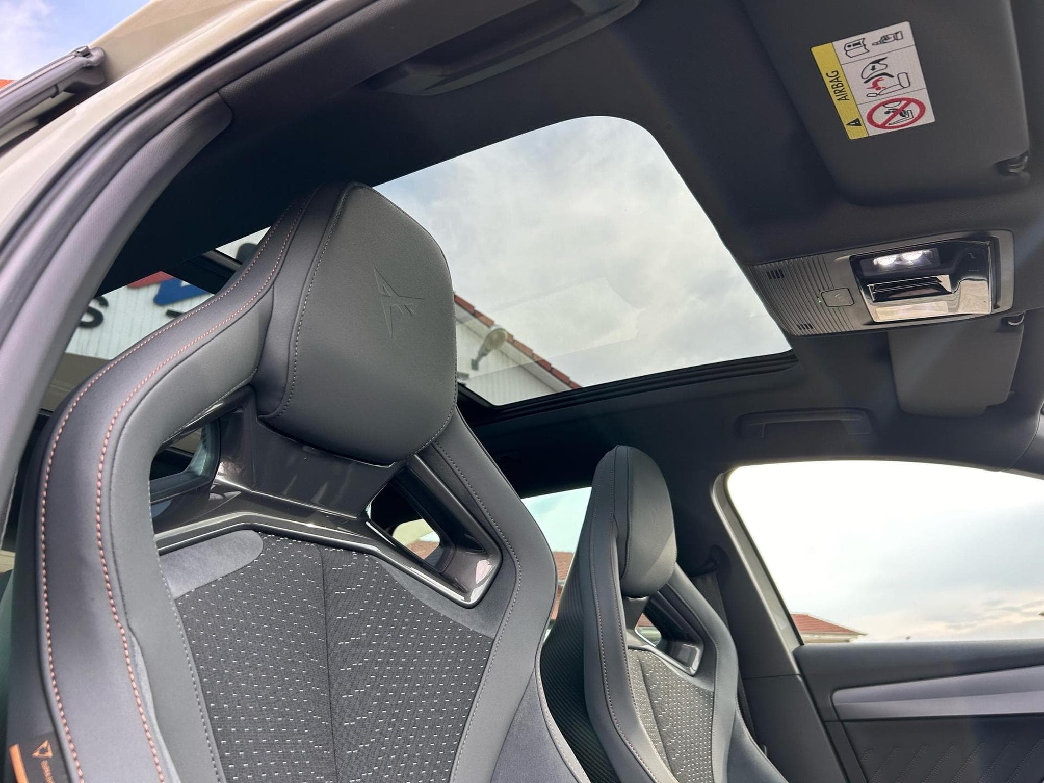 Cupra Leon Leon Sportstourer VZ (2026) - Foto 16