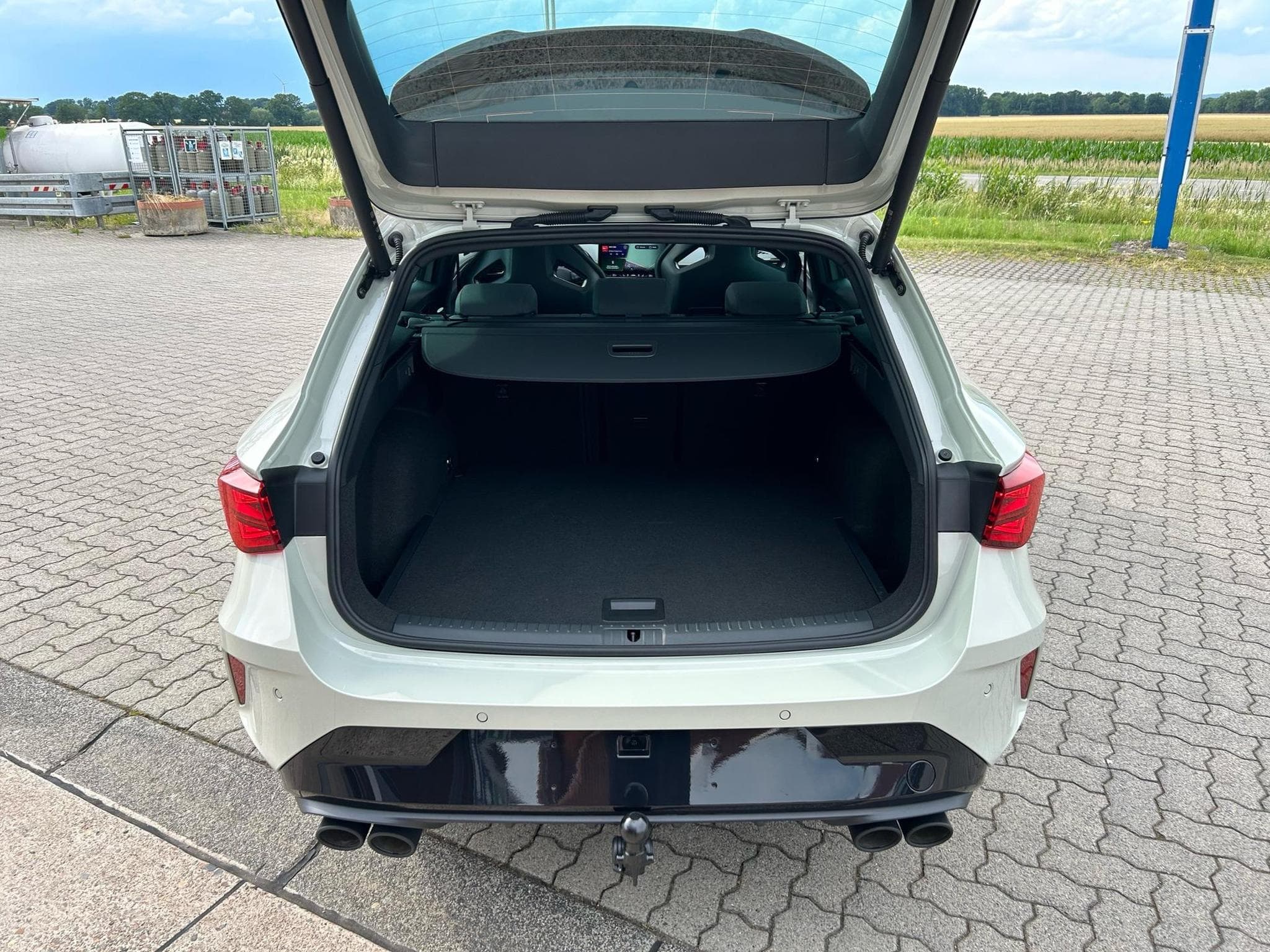 Cupra Leon Leon Sportstourer VZ (2026) - Foto 18