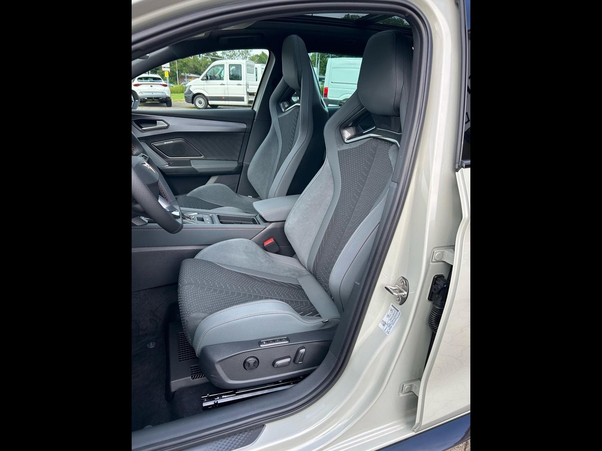 Cupra Leon Leon Sportstourer VZ (2026) - Foto 5