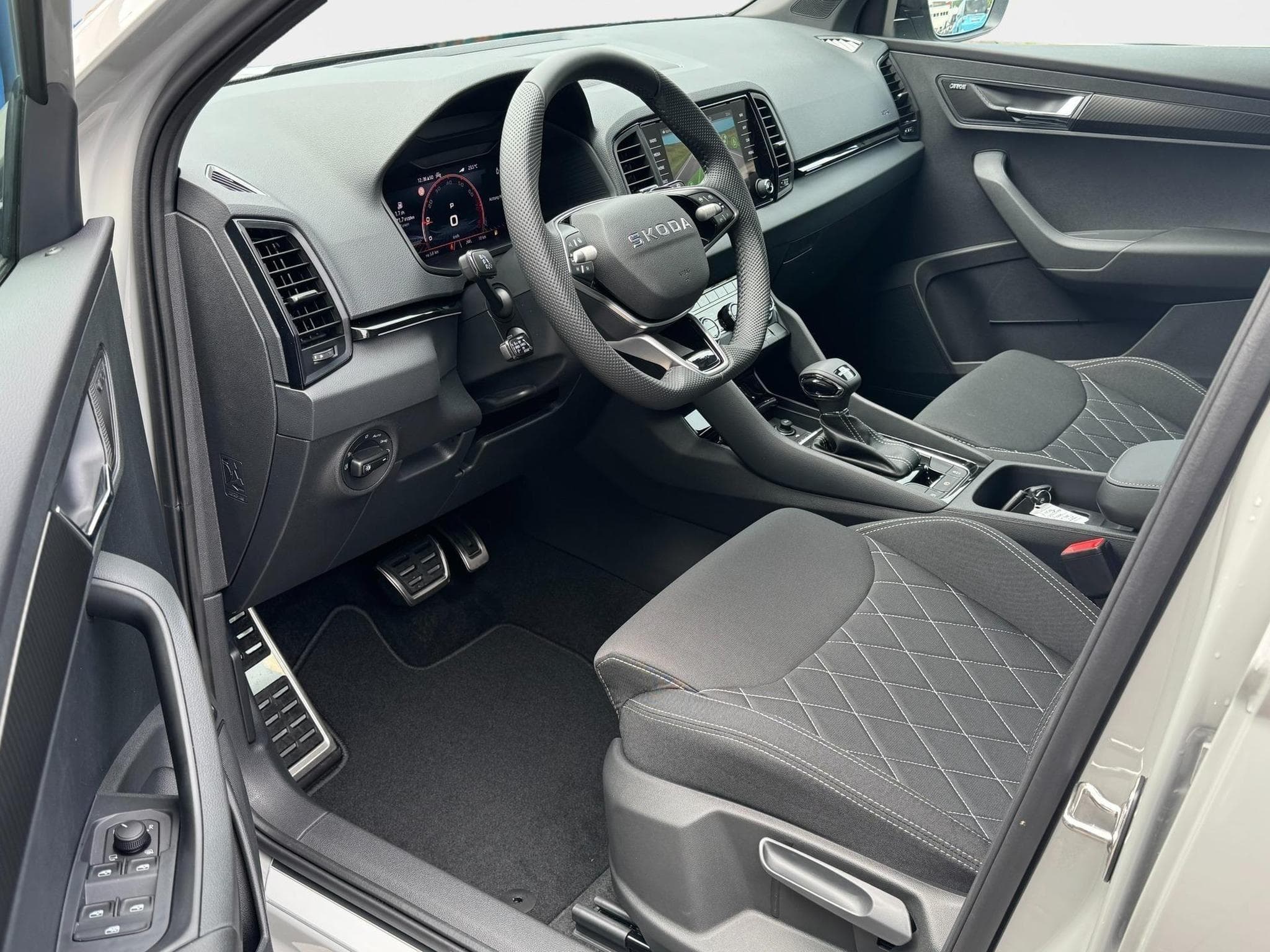 Skoda Karoq Sportline (2026) - Foto 10