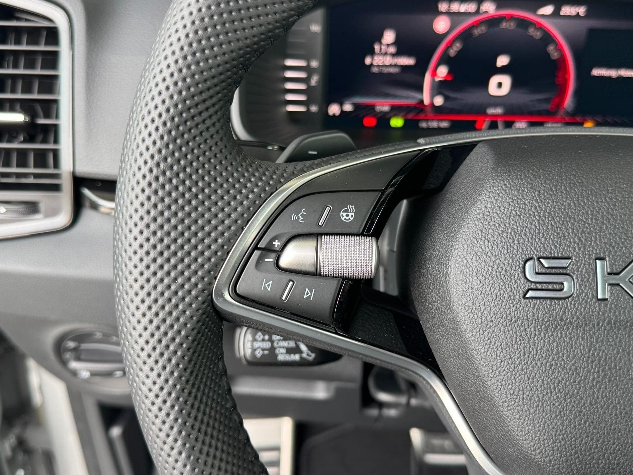 Skoda Karoq Sportline (2026) - Foto 12
