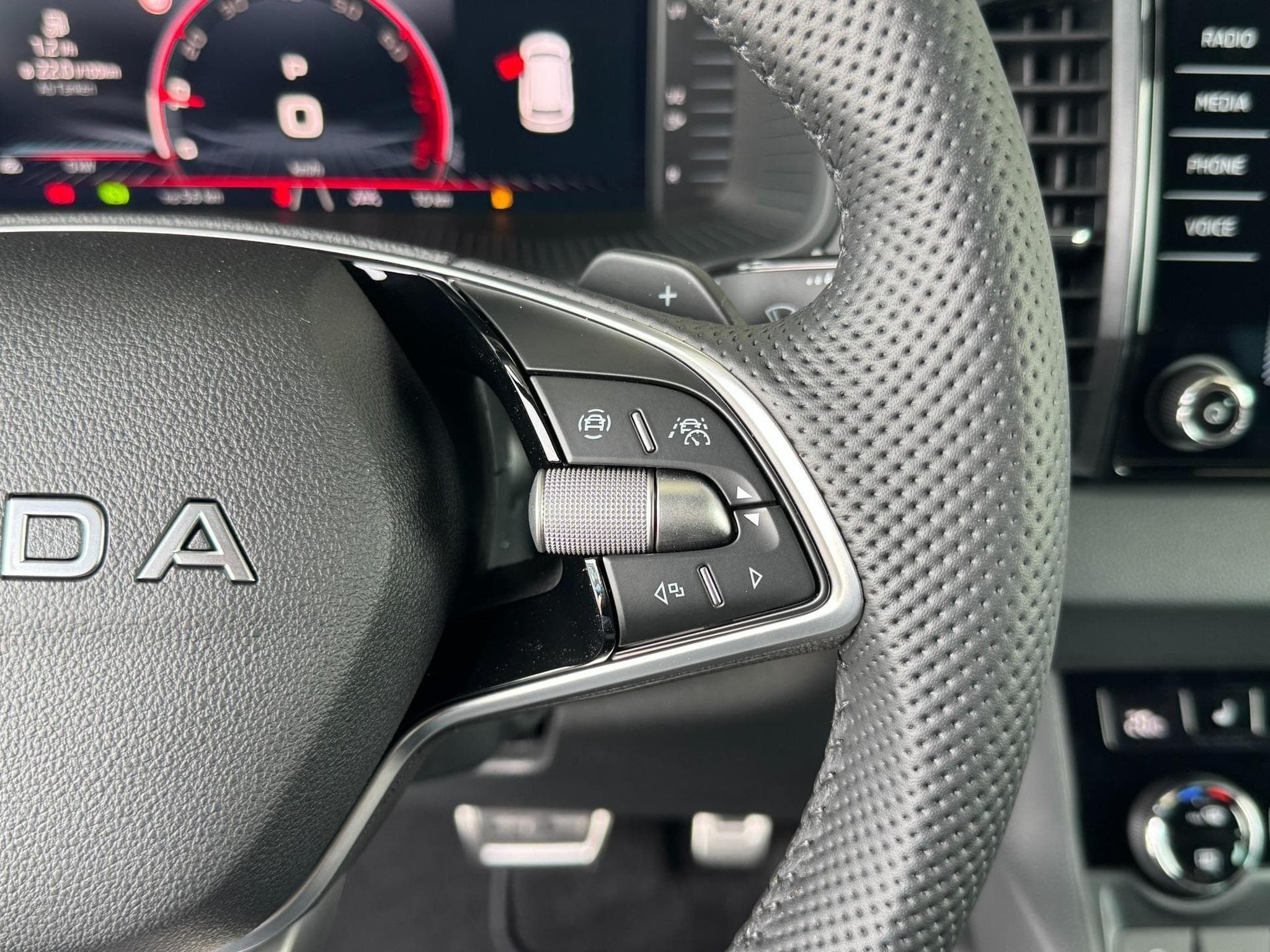 Skoda Karoq Sportline (2026) - Foto 13