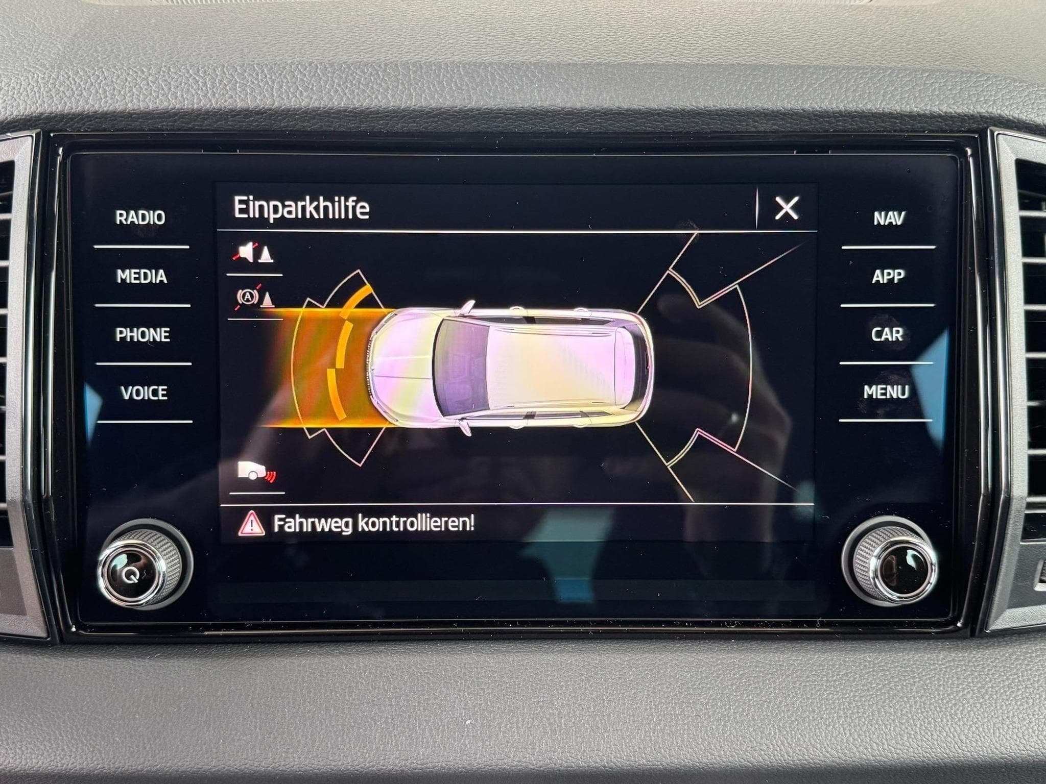 Skoda Karoq Sportline (2026) - Foto 17