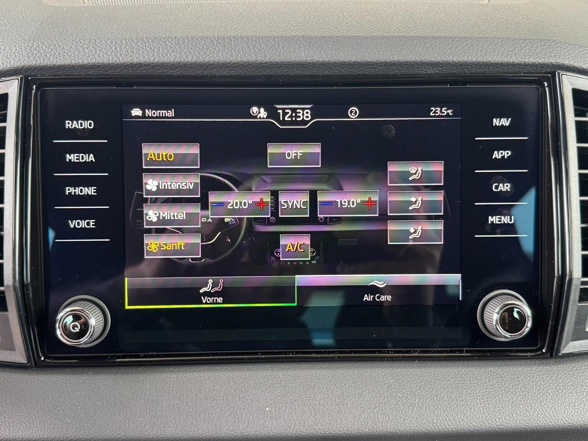 Skoda Karoq Sportline (2026) - Foto 18