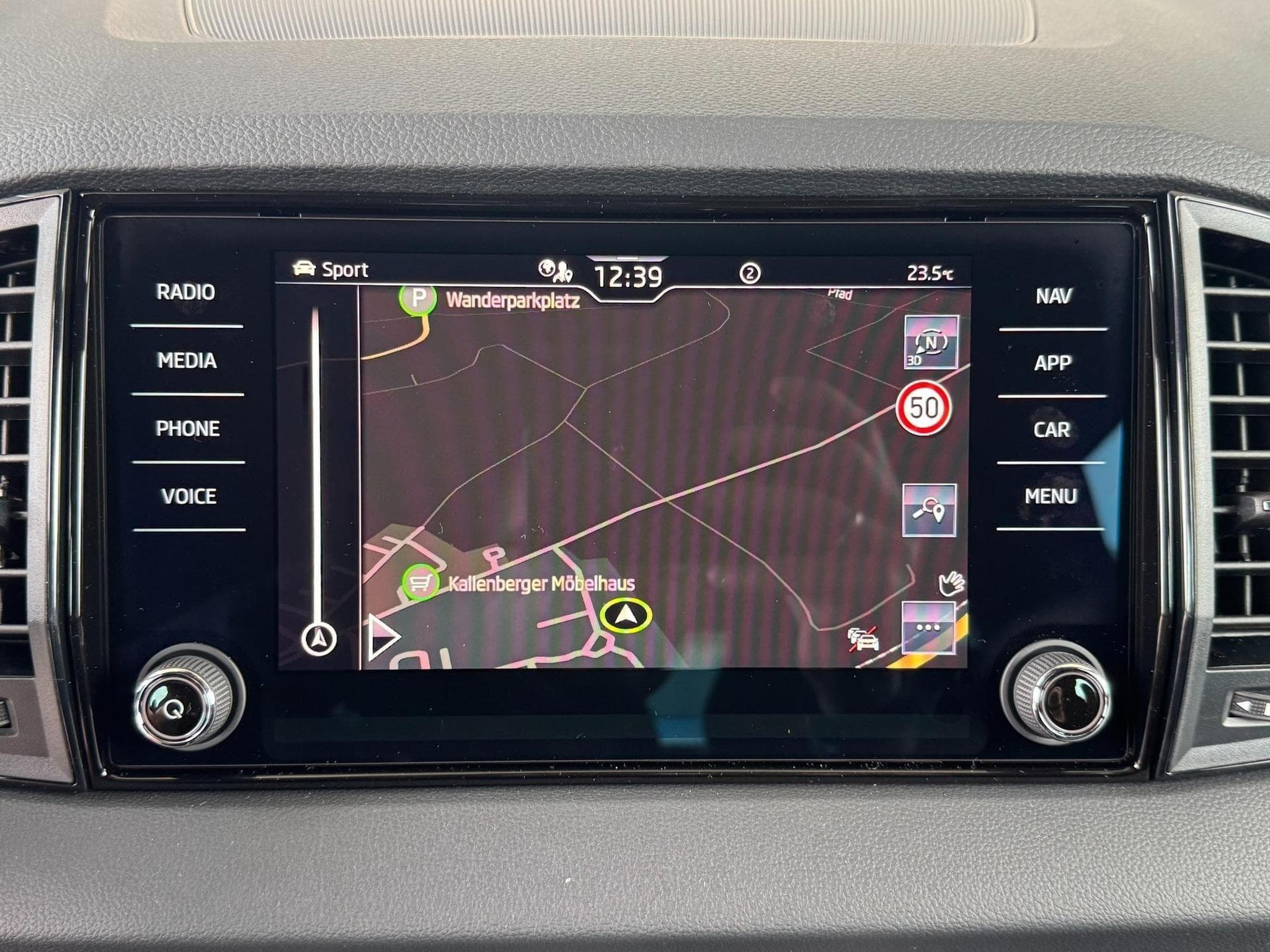 Skoda Karoq Sportline (2026) - Foto 21