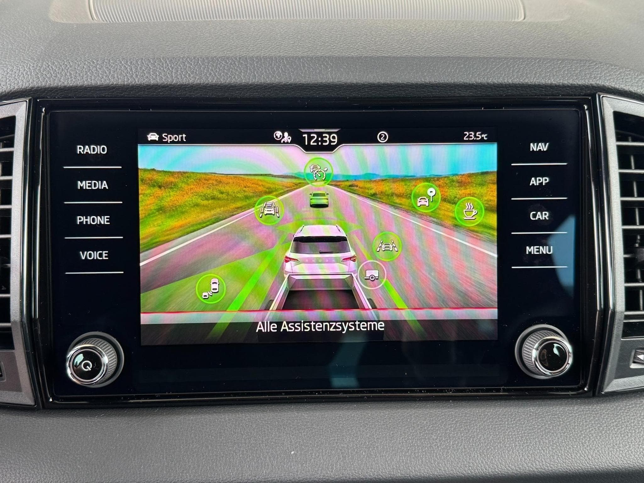 Skoda Karoq Sportline (2026) - Foto 22