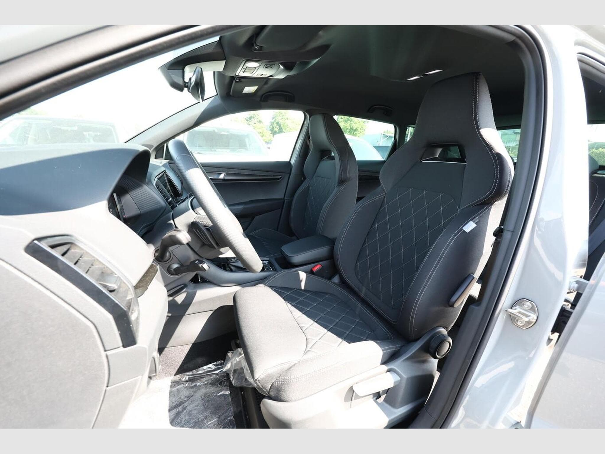 Skoda Karoq Sportline (2026) - Foto 6
