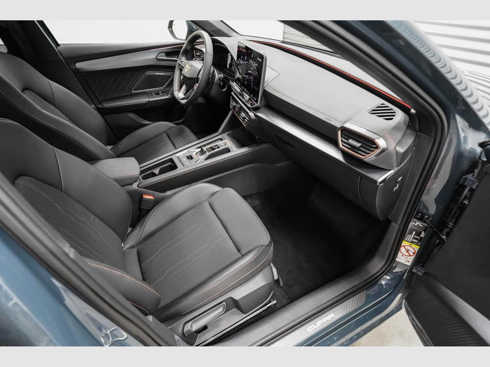 Cupra Leon ST 1,5 eTSI (2026) - Foto 21