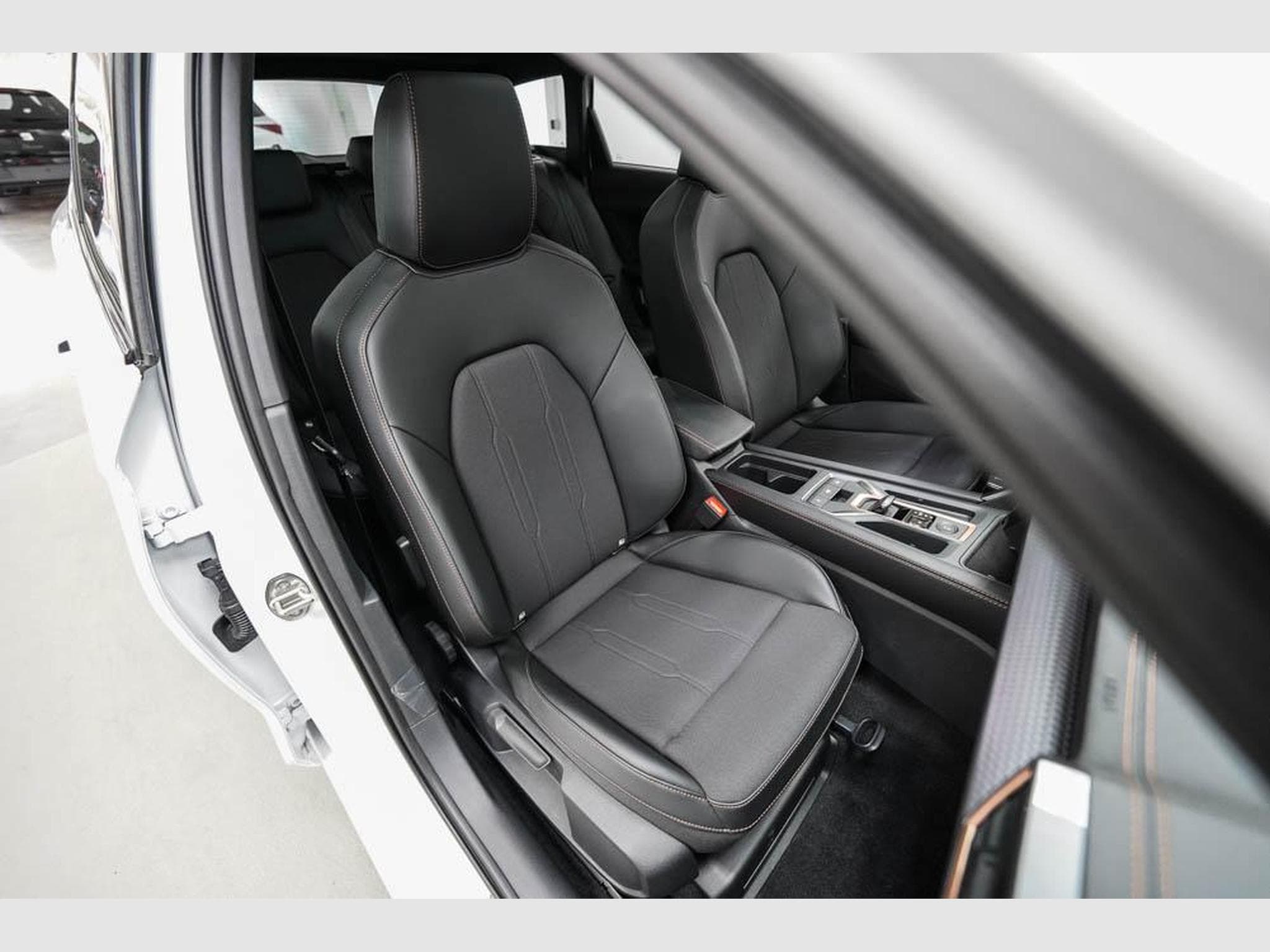 Cupra Leon ST 1,5 eTSI (2026) - Foto 22