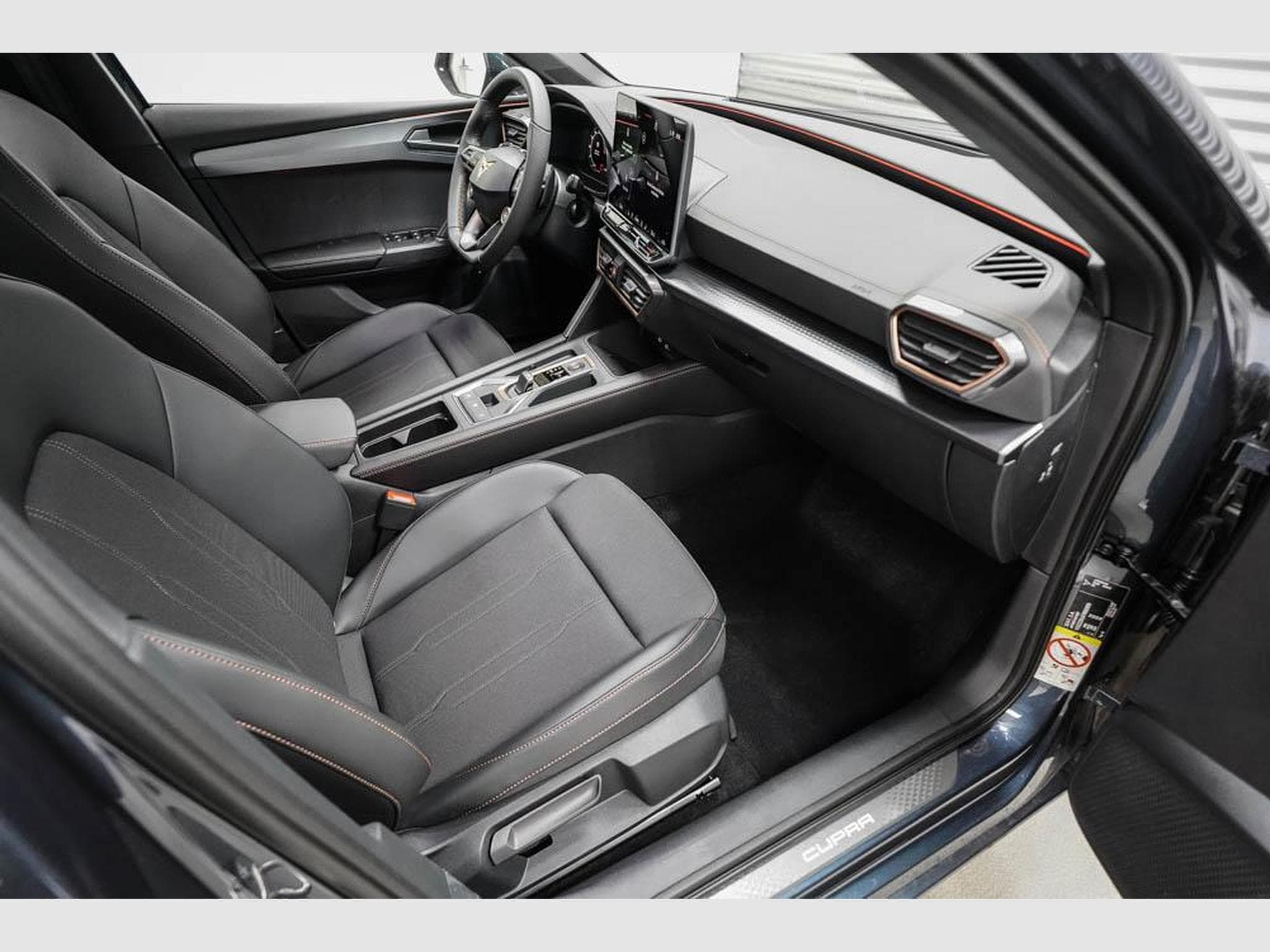 Cupra Leon ST 1,5 eTSI (2026) - Photo 20
