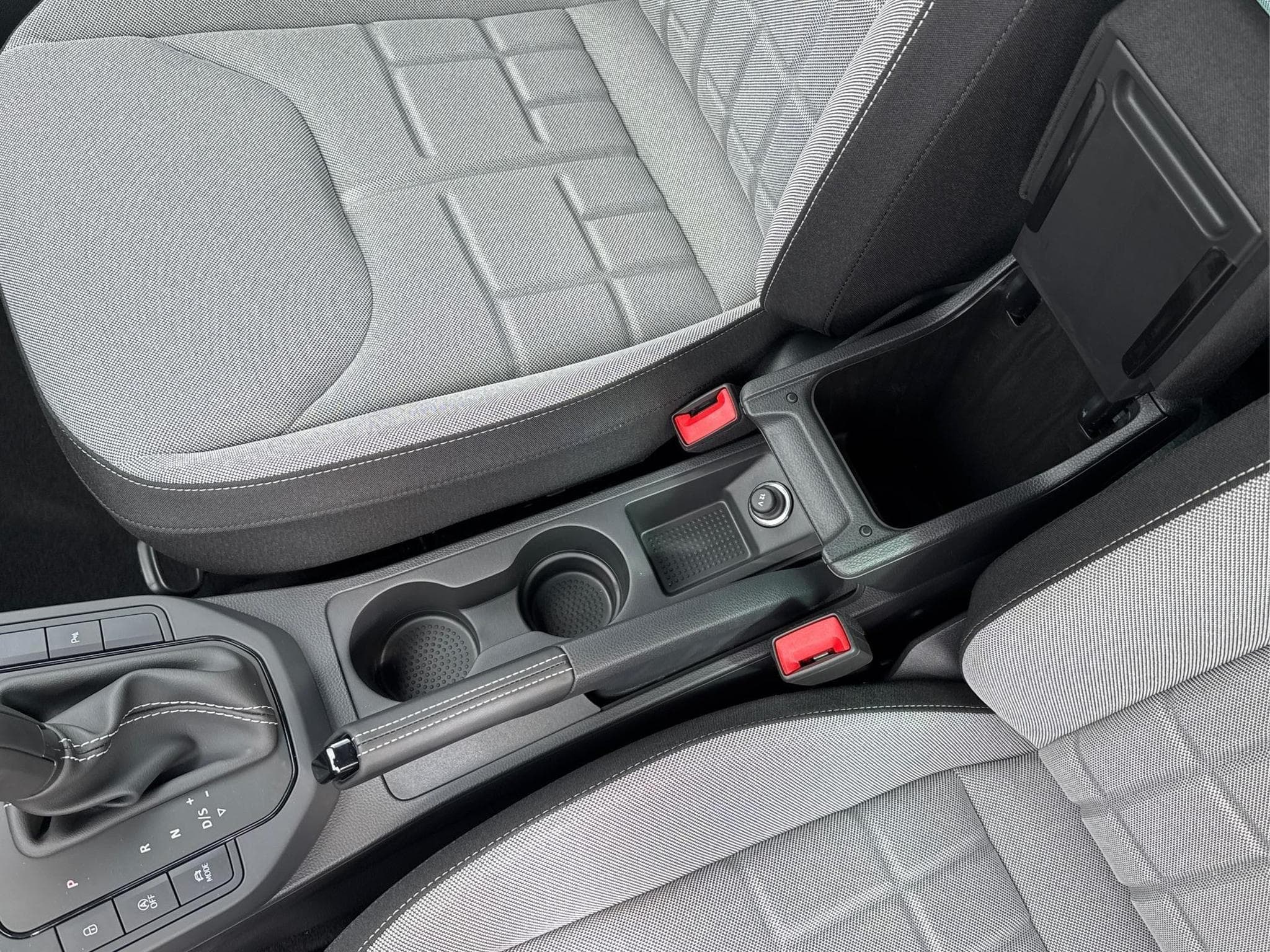 Seat Arona FR (2026) - Photo 11