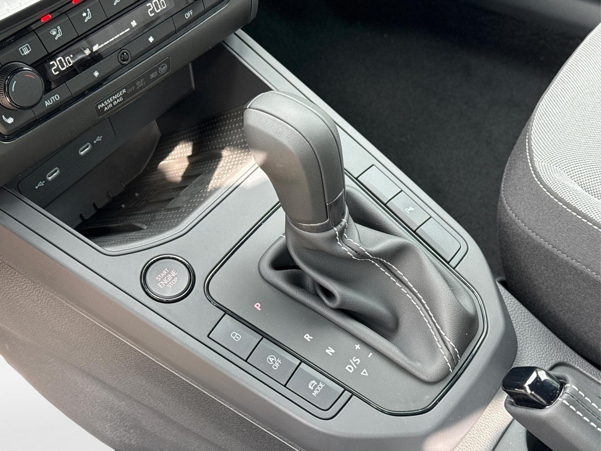 Seat Arona FR (2026) - Photo 16